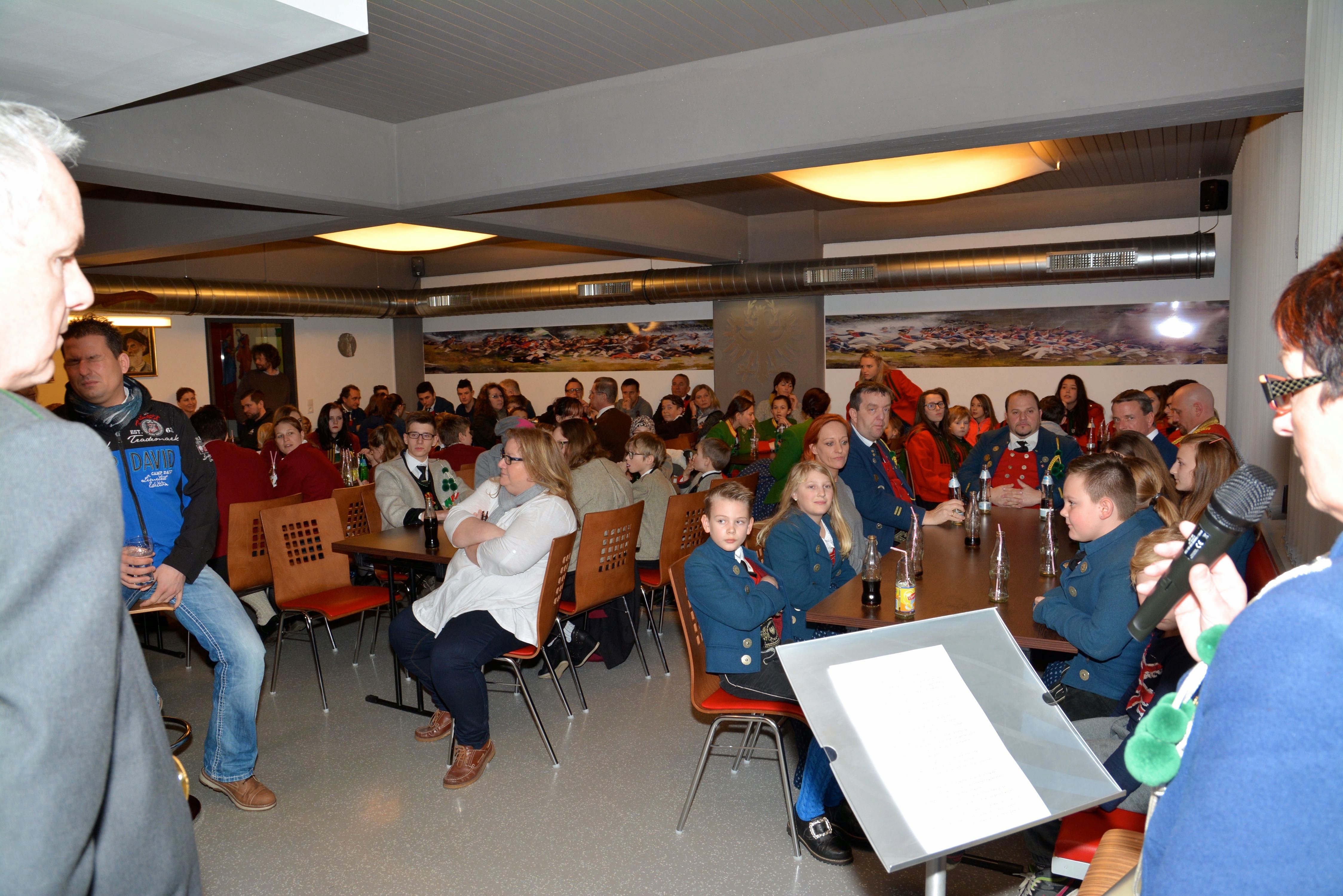 42 Kinder nahmen am Skirennen, und 58 am BAON-Königskettenschießen 2015 teil. Die Siegerehrungen dazu fanden im Schützenheim der Schützenkompanie Allerheiligen statt. Vizebürgermeister Christoph Kaufmann gratulierte herzlich.