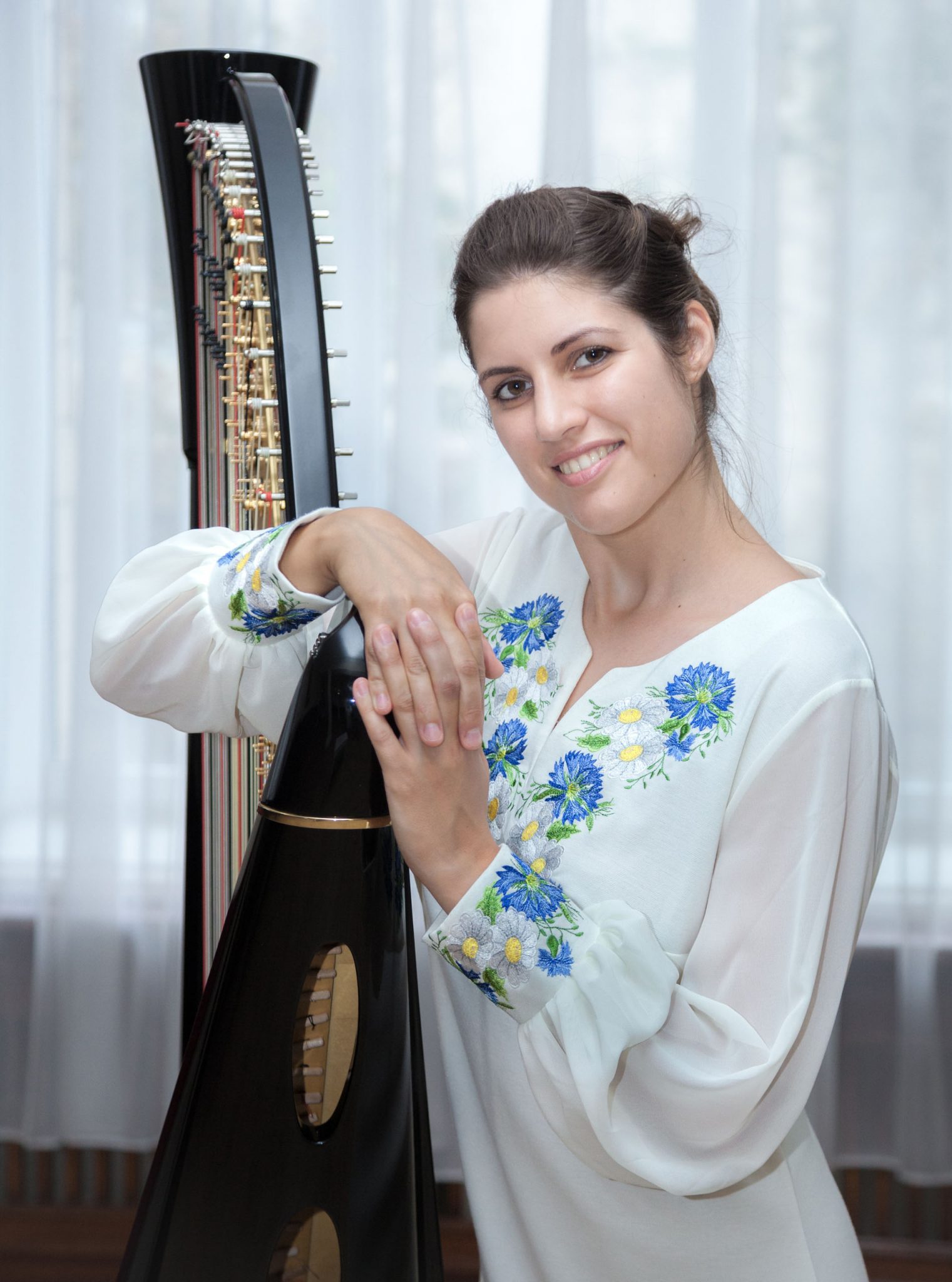 Die Harfenistin Veronika Lemishenko.