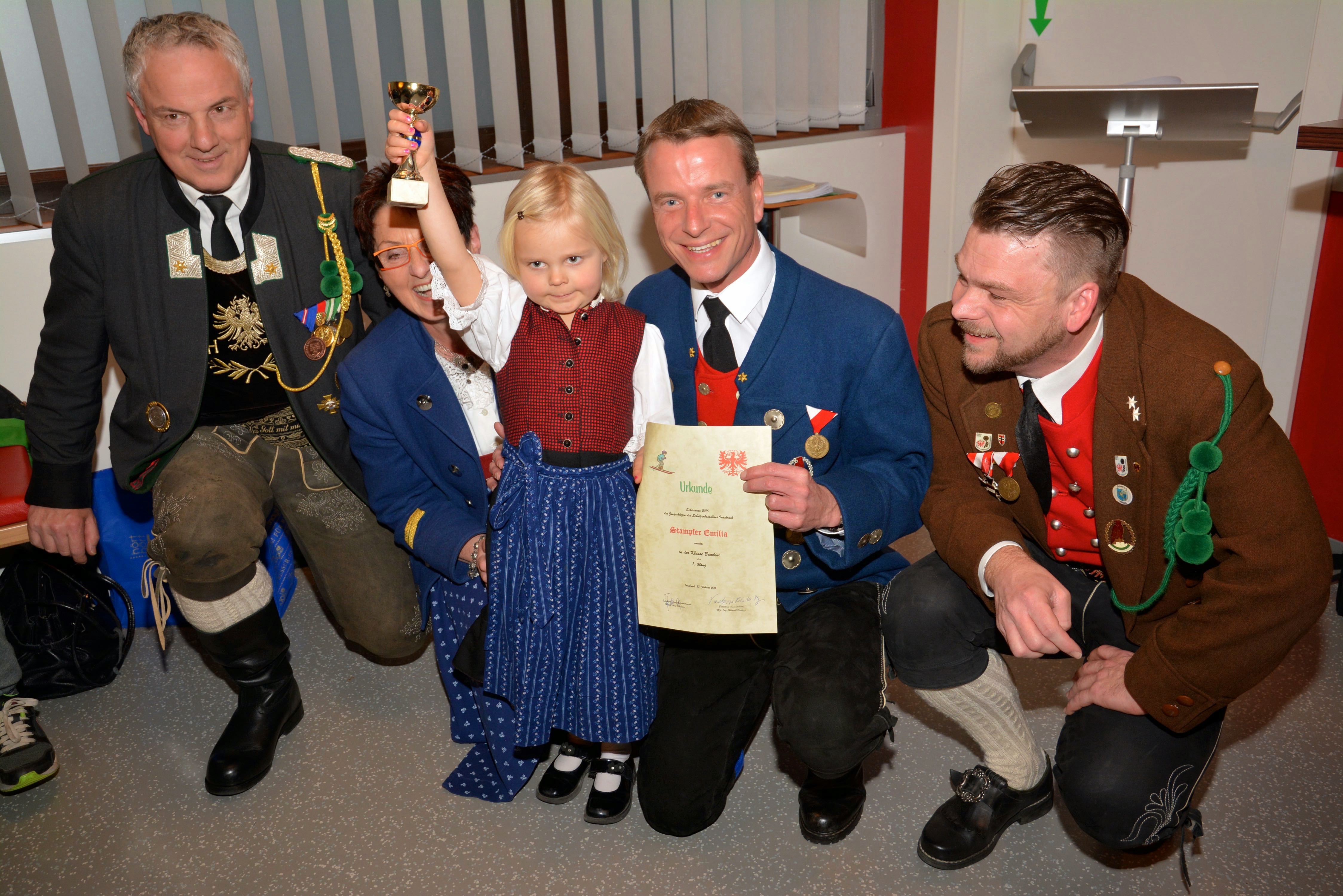 42 Kinder nahmen am Skirennen, und 58 am BAON-Königskettenschießen 2015 teil. Die Siegerehrungen dazu fanden im Schützenheim der Schützenkompanie Allerheiligen statt. Vizebürgermeister Christoph Kaufmann gratulierte herzlich.