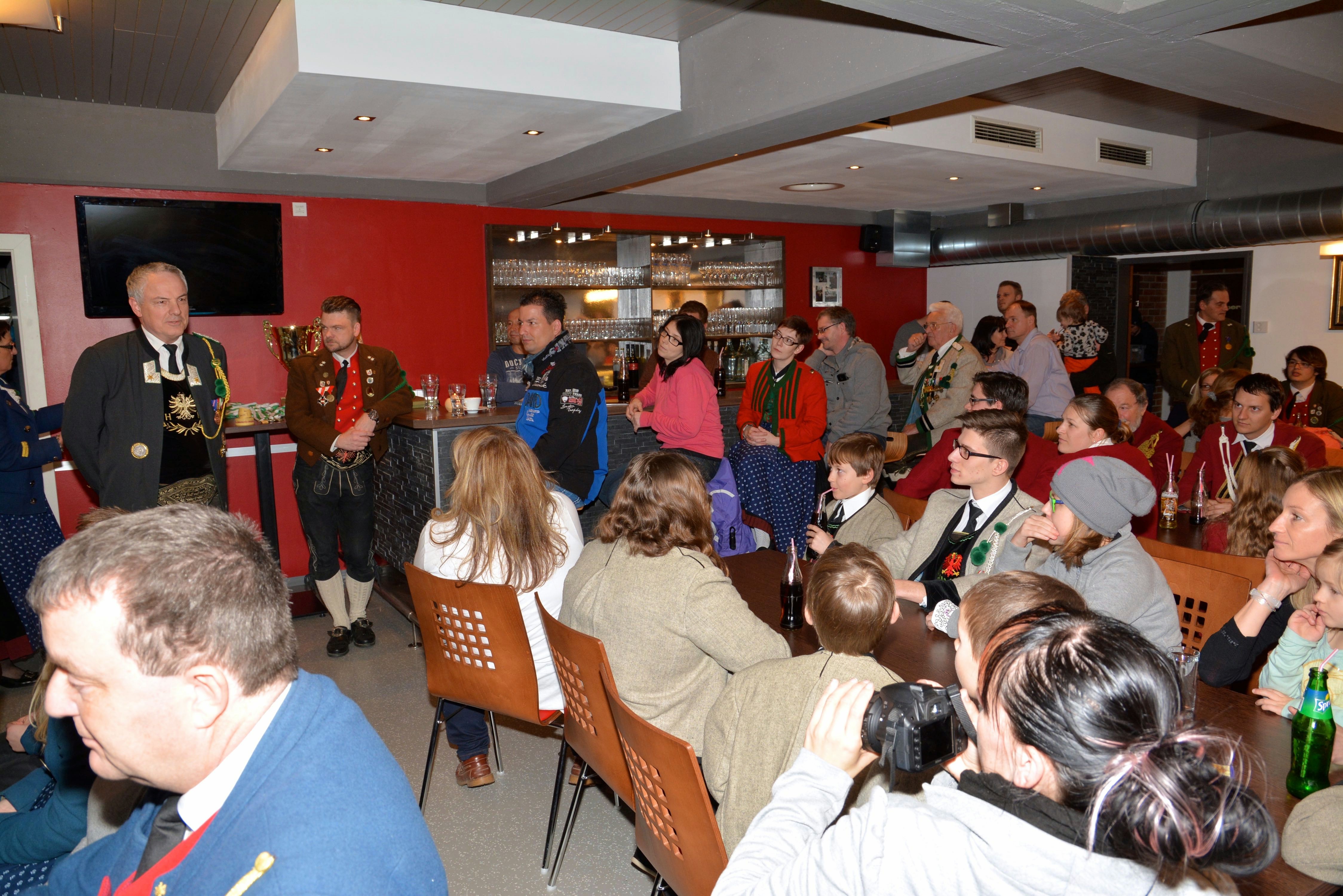 42 Kinder nahmen am Skirennen, und 58 am BAON-Königskettenschießen 2015 teil. Die Siegerehrungen dazu fanden im Schützenheim der Schützenkompanie Allerheiligen statt. Vizebürgermeister Christoph Kaufmann gratulierte herzlich.