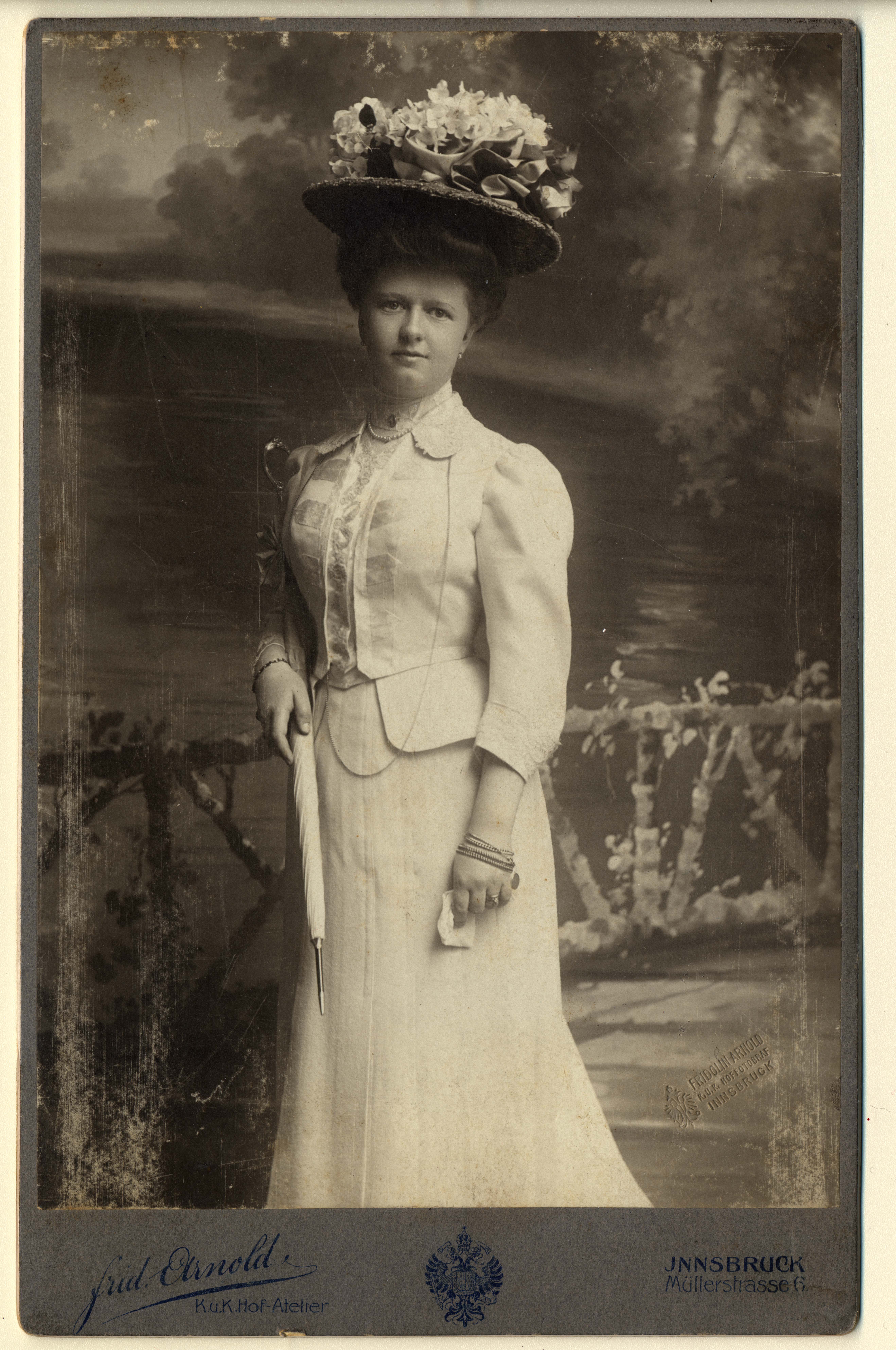 Marie Gabrielle zu Lodron-Laterano im Alter von rund 30 Jahren, Fridolin Arnold, ~1910