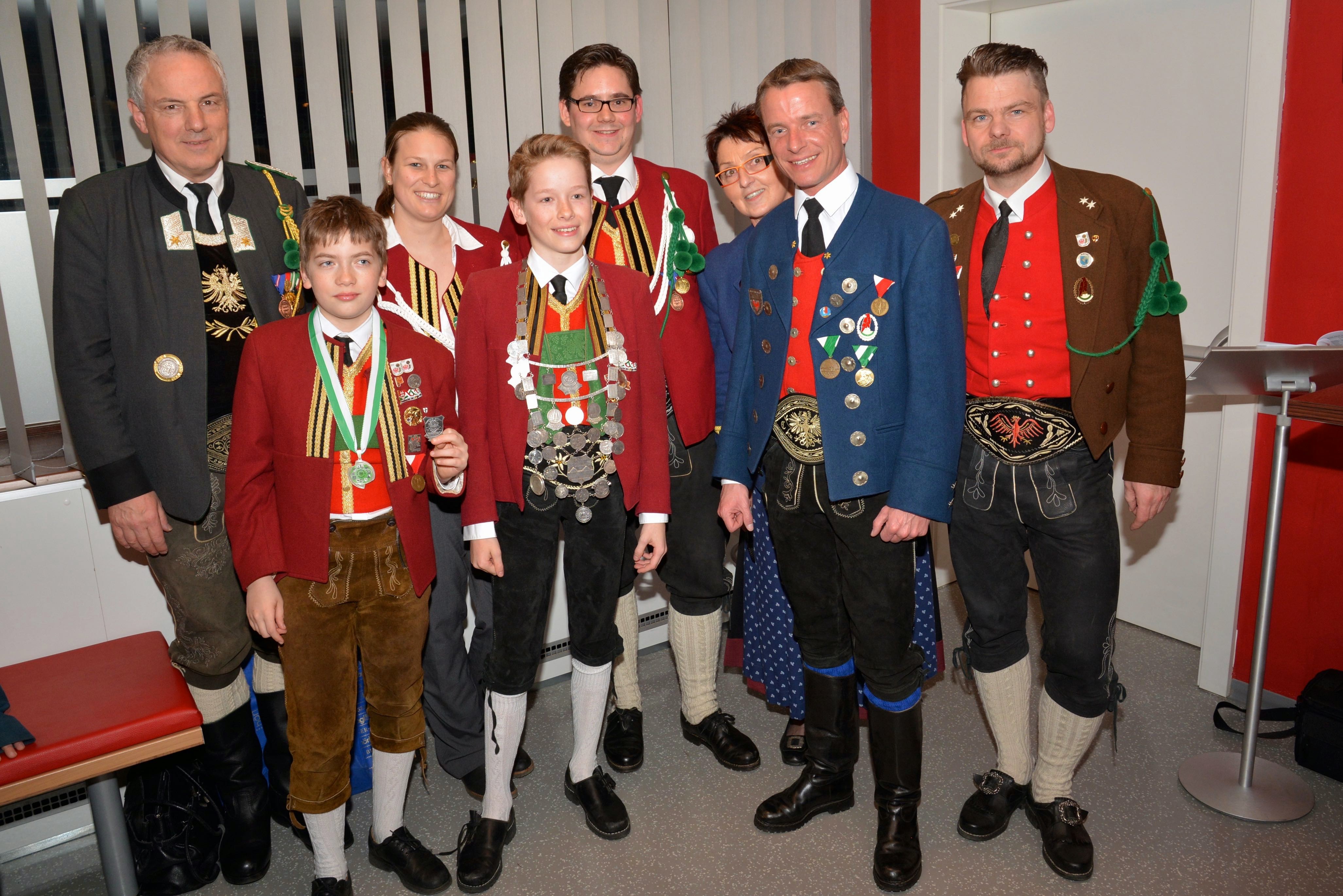 42 Kinder nahmen am Skirennen, und 58 am BAON-Königskettenschießen 2015 teil. Die Siegerehrungen dazu fanden im Schützenheim der Schützenkompanie Allerheiligen statt. Vizebürgermeister Christoph Kaufmann gratulierte herzlich.