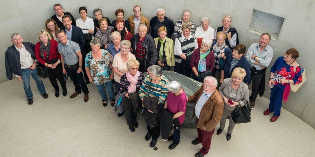 Kürzlich besuchten interessierte VertreterInnen der Vereine und Organisationen das neue Wohn- und Pflegeheim im Olympischen Dorf. Durch das Haus führte Ing. Engelbert Spiss (NHT) und stand im Anschluss gemeinsam mit Vizebürgermeister Christoph Kaufmann für Fragen bereit. Alle Besucher zeigten sich über den Neubau und dessen wunderbare Lage am Inn Begeistert.