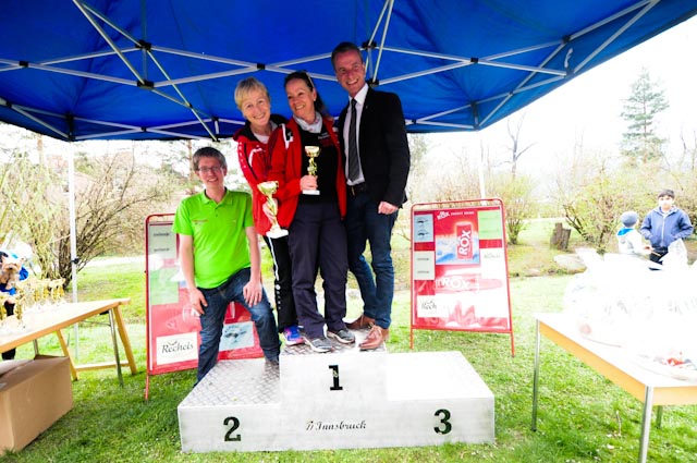 Beim Peerhoflauf 2015 zeigten die motivierten TeilnehmerInnen, dass Innsbruck eine Stadt der LäuferInnen ist. Bei der Siegerehrung gratulierte Vizebürgermeister Christoph Kaufmann ganz herzlich allen SiegerInnen.