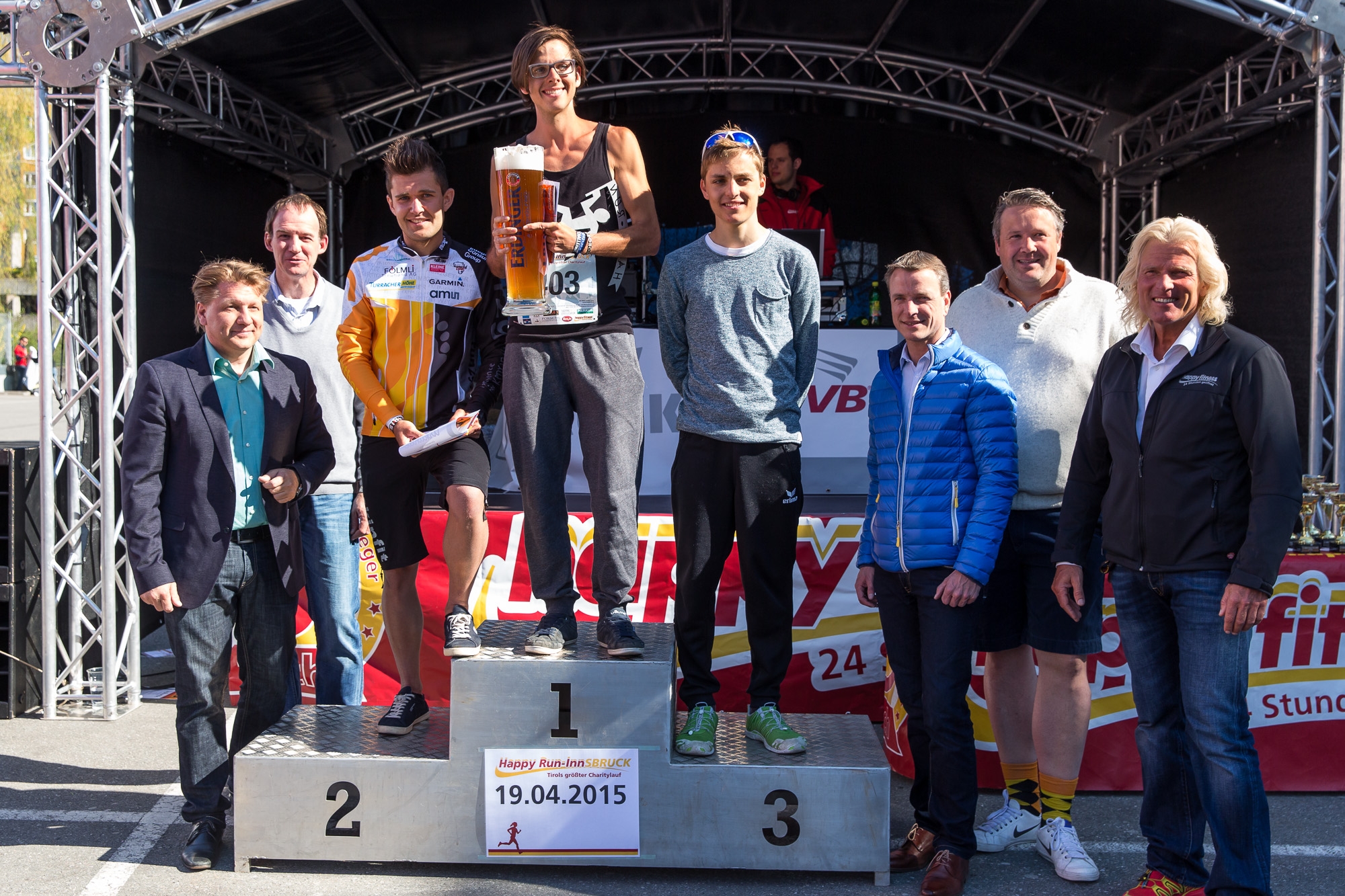 Ganz im Zeichen des guten Zweckes Stand der heurige Happy Run. Der Gesamterlös der Laufveranstaltung geht nämlich an die Ronald McDonald Kinderhilfe. Eine Vielzahl an Laufbegeisterten trat an und lies sich im Ziel - umrandet von einem facettenreichem Rahmenprogramm - feiern. Auch Vizebürgermeister Christoph Kaufmann fieberte mit und gratulierte.