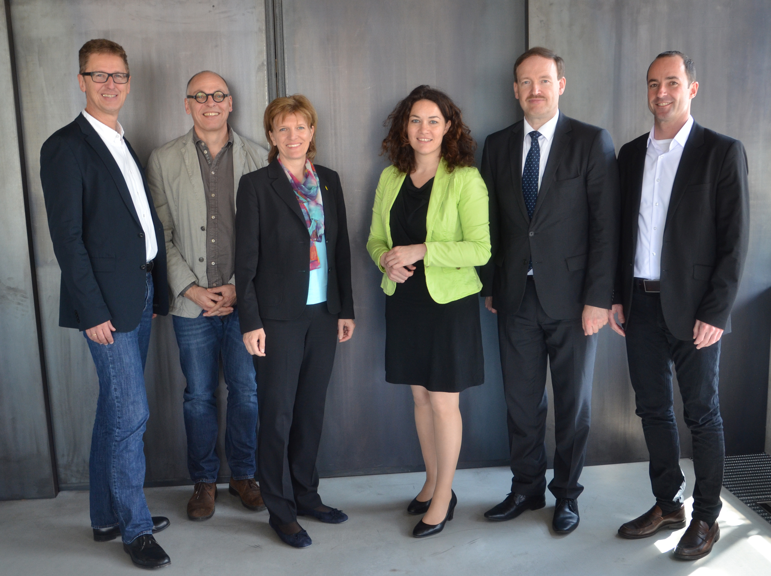 Im "Bahnland Österreich" ist vor allem Tirol gut "auf Schiene": Das bestätigen auch Thomas Scheiber, Martin Baltes, Christine Oppitz-Plörer, Ingrid Felipe, Christian Helmenstein und Wolfgang Stöhr (v.l.).