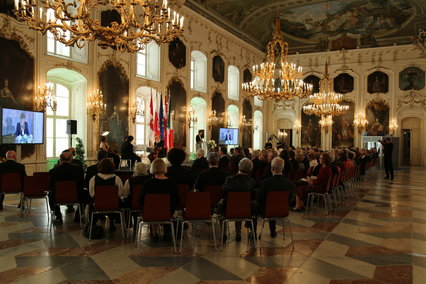 Die Verleihung des Kaiser-Maximilian-Preises 2015 fand im Riesensaal der Kaiserlichen Hofburg in Innsbruck statt.