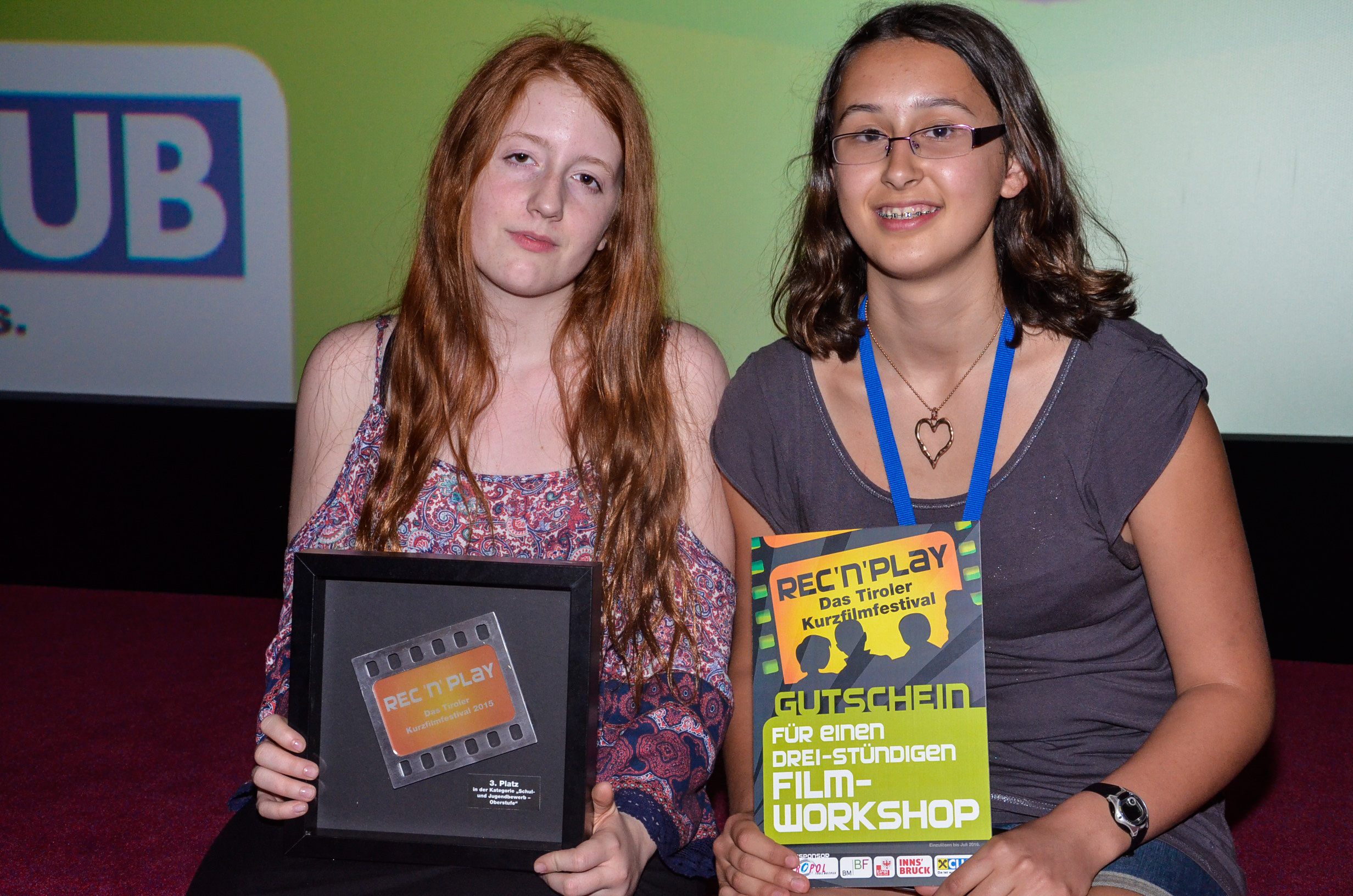 Am 18. Mai 2015 trafen sich zum FREIEN BEWERB des REC’n’PLAY-Kurzfilmfestivals nicht nur Filmemacher, sondern auch zahlreich erschienenes, filminteressiertes Publikum und eine Fachjury, um den besten Film des REC’n’PLAY Kurzfilmfestivals 2015 zu wählen. Dabei galt es, 17 Nominierungen, die unterschiedlicher nicht sein konnten, mit einer Maximallänge von je 15 Minuten anzusehen und zu bewerten. „Keine leichte Aufgabe, aber es ist irrsinnig interessant und macht Spaß!“, meint einer der Juroren. 
„Keiner von uns hätte gedacht, dass sich der Ansturm vom letzten Jahr noch toppen lässt!“, resümieren die Veranstalter und können das dermaßen große Interesse am Festival noch gar nicht fassen. „Natürlich hoffen wir, auch im nächsten Jahr einen solchen Ansturm erleben zu dürfen – wir haben jedenfalls schon jede Menge Ideen für das REC’n’PLAY Kurzfilmfestival 2016!“