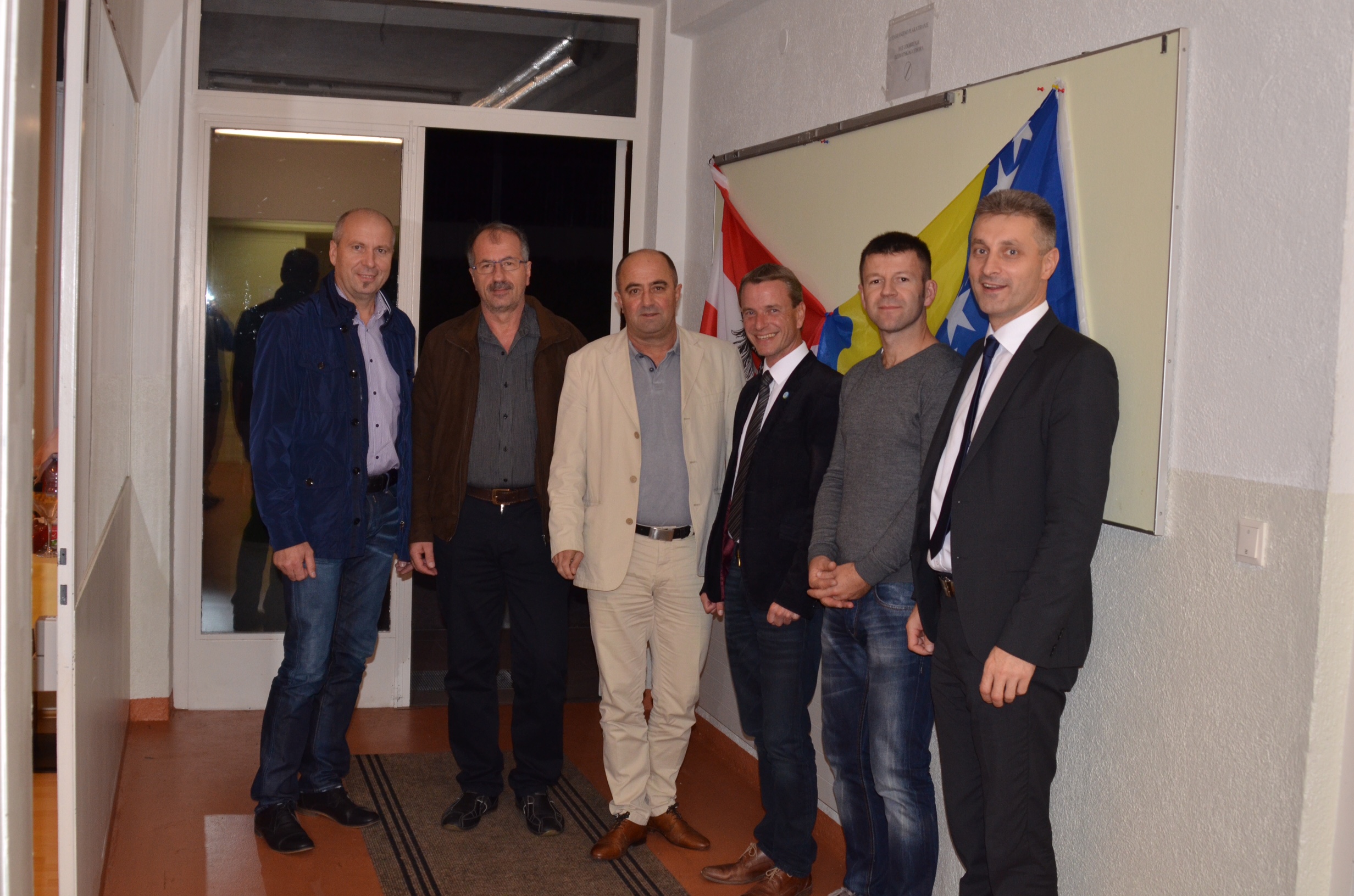 Der Bosnisch-Islamische Kulturverein in der Innsbrucker Dörrstraße hat sich der Förderung der Bosnisch-Islamischen Religion und Kultur verschrieben und organisiert darüber hinaus Veranstaltungen, die das Zusammenleben fördern. Am 24. September besuchte Vizebürgermeister Christoph Kaufmann die Einrichtung, um sich mit den Verantwortlichen auszutauschen.