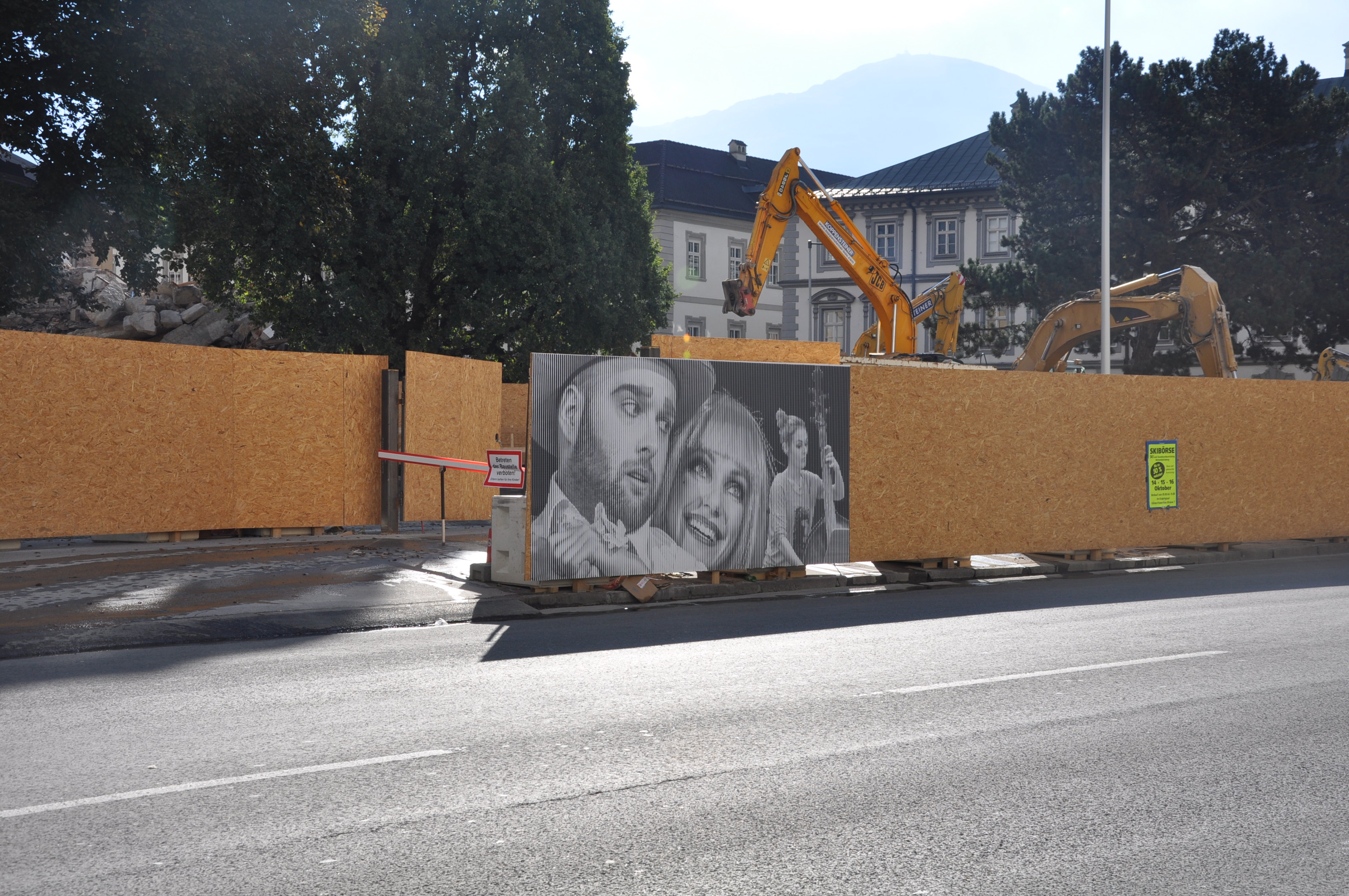 Beim Stadtgespräch haben fünf, aus den Anmeldungen zufällig ausgewählte, BürgerInnen die Möglichkeit, ihre Gedanken und Wünsche mit Bürgermeisterin Christine Oppitz-Plörer zu diskutieren.