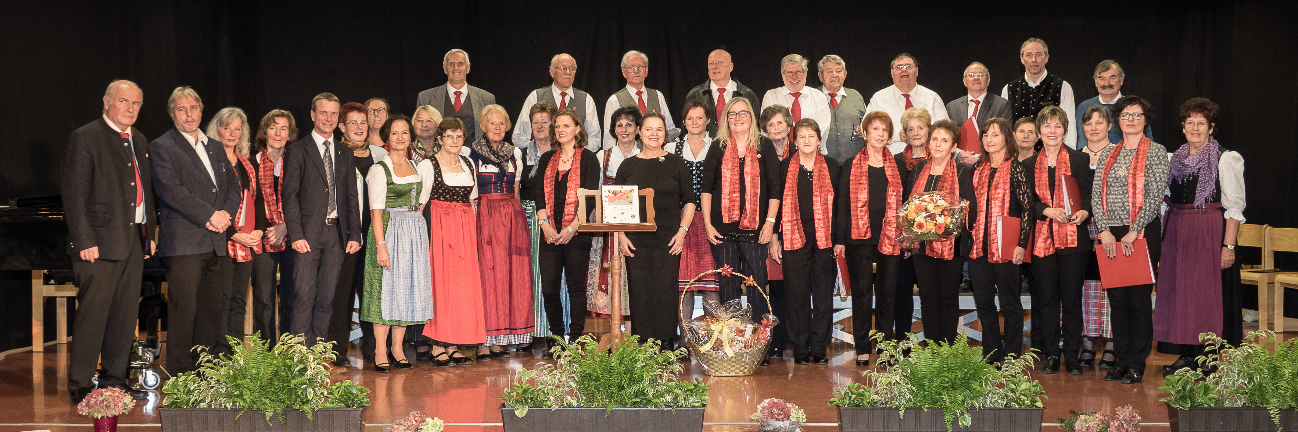 Am Samstag, den ‎21.11.2015 feierte die Chorgemeinschaft Neu Arzl/Olympisches Dorf ihr 25 jähriges Jubiläum . Vizebürgermeister Christoph Kaufmann überbrachte die Grußworte der Stadt Innsbruck und bedankte sich für die zahlreichen kirchlichen und weltlichen Auftritte des Chors. Die Chorgemeinschaft Neu Arzl/Olympisches Dorf  ist ein wichtiger kultureller Botschafter Innsbrucks.