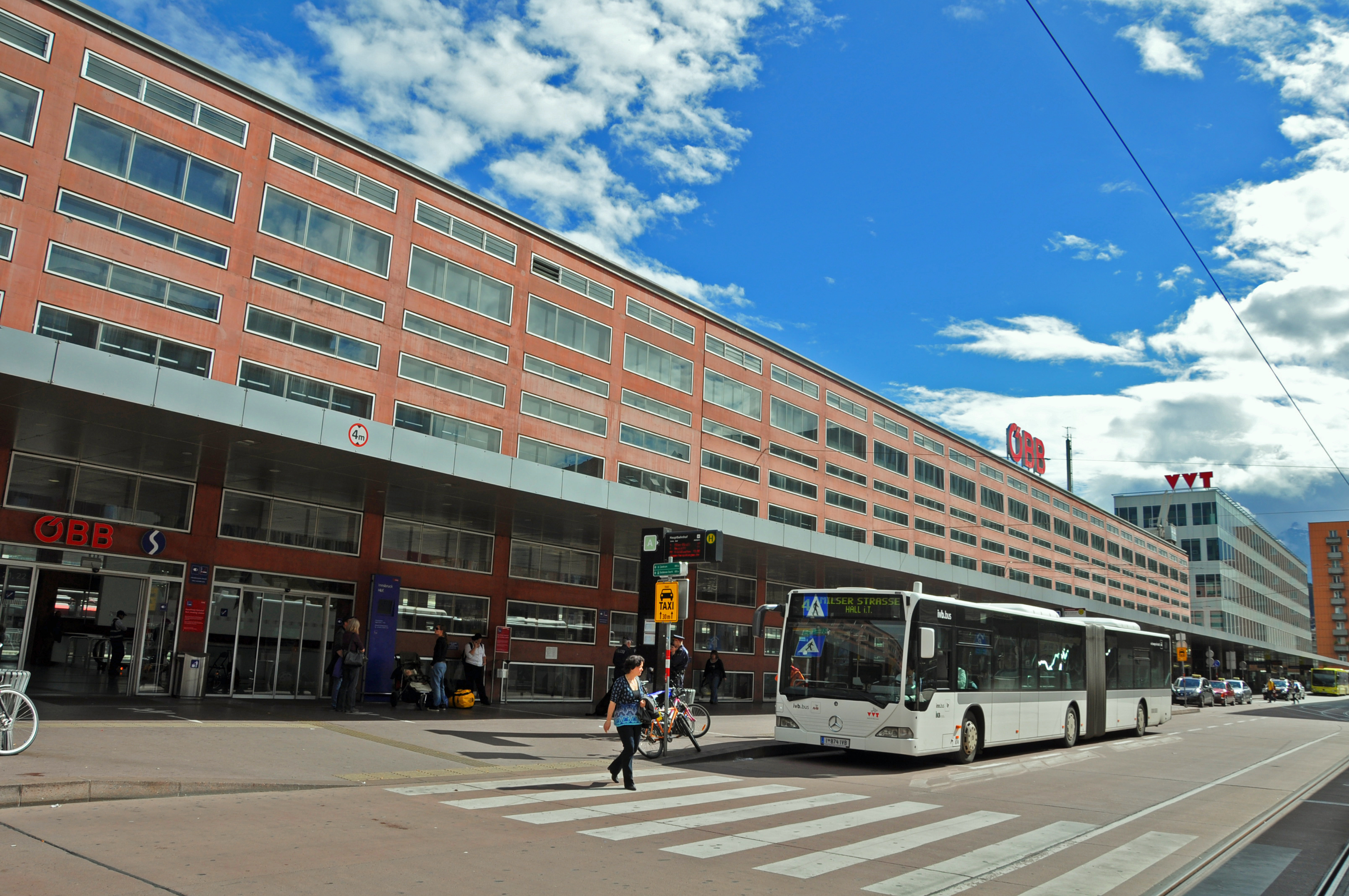 Rund um den Bahnhofsbereich der Landeshauptstadt kommt es aufgrund einer festgestellten Anomalie bei Bodenuntersuchungen zu einer großräumigen Sperre.