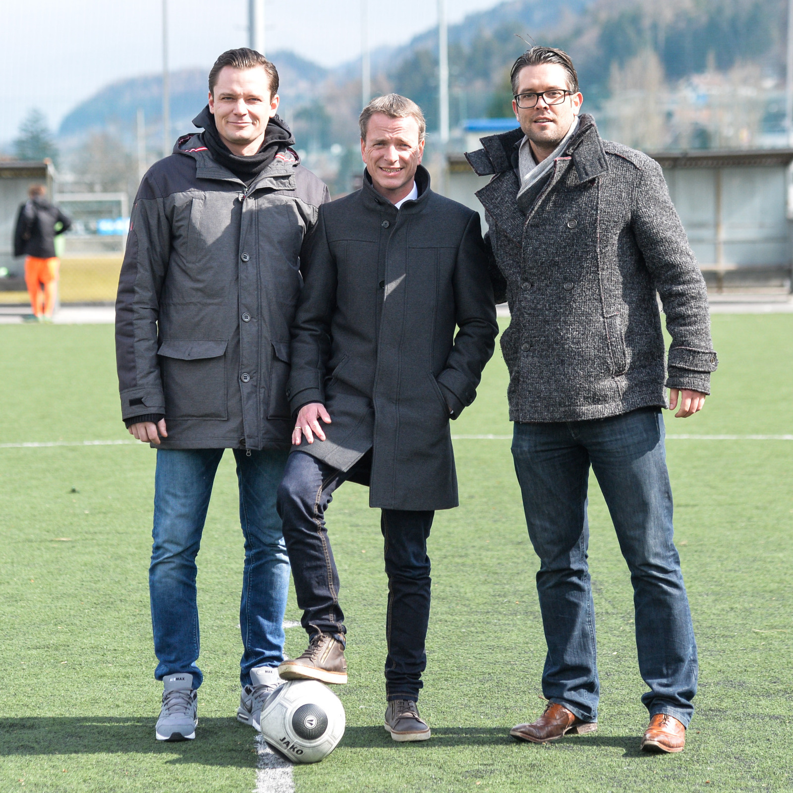 Alle neun Innsbrucker Fußballvereine und der SK Rum waren die Teilnehmer am "Frühjahres Planetwin365 Innsbruck Cup 2016". In einem spannenden Finalspiel bzw. Elfmeterschießen gewann der FC Union vor dem Sportverein Innsbruck (SVI) . Der Ehrenanstoss erfolgte durch Sportreferent Vizebürgermeister Christoph Kaufmann (Mitte) und Planetwin365 Geschäftsführer Florian Stolz.