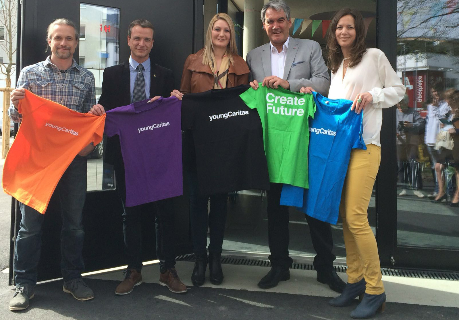 Vizebürgermeister und Jugendreferent Christoph Kaufmann eröffnete gemeinsam mit  Caritas-Direktor Georg Schärmer das Jugendzentrum Space in der Reichenau. Das Team rund um Melania Jakober und youngCaritas begleiten Jugendliche im Übergang zum Erwachsensein und unterstützen Sie in Ihrer Persönlichkeitsentwicklung und Identitätsfindung. Jugendliche im Alter von elf bis 18 Jahren sind herzlich willkommen.