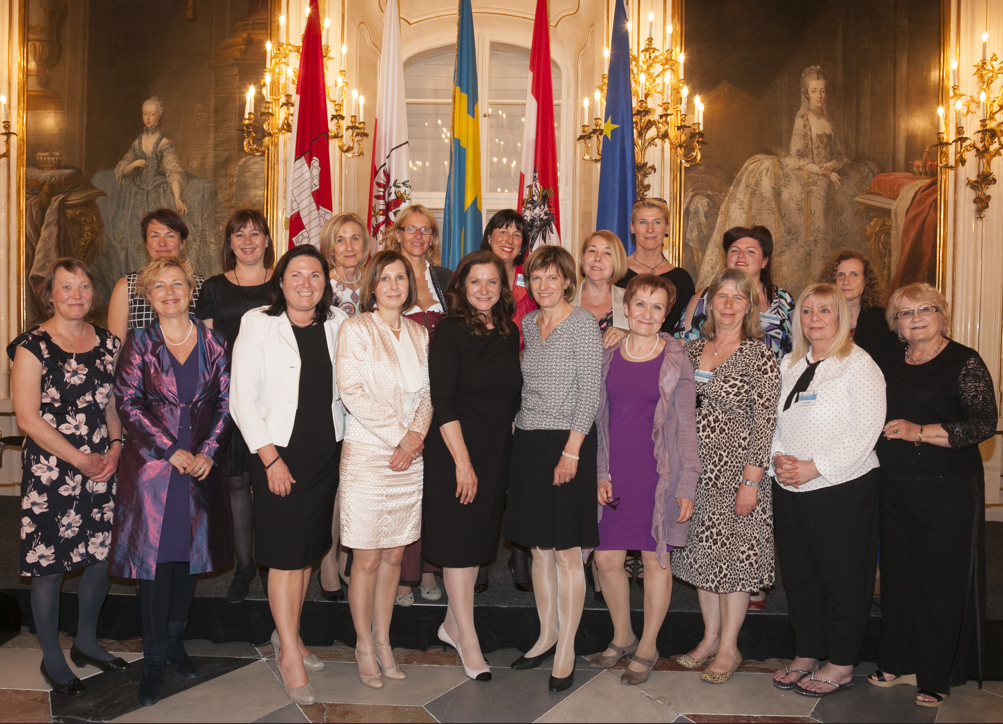 Bei der Verleihung des Kaiser-Max-Preises Anfang Mai versammelten sich die anwesenden gewählten Mandatarinnen für ein Foto voller Frauen-Power