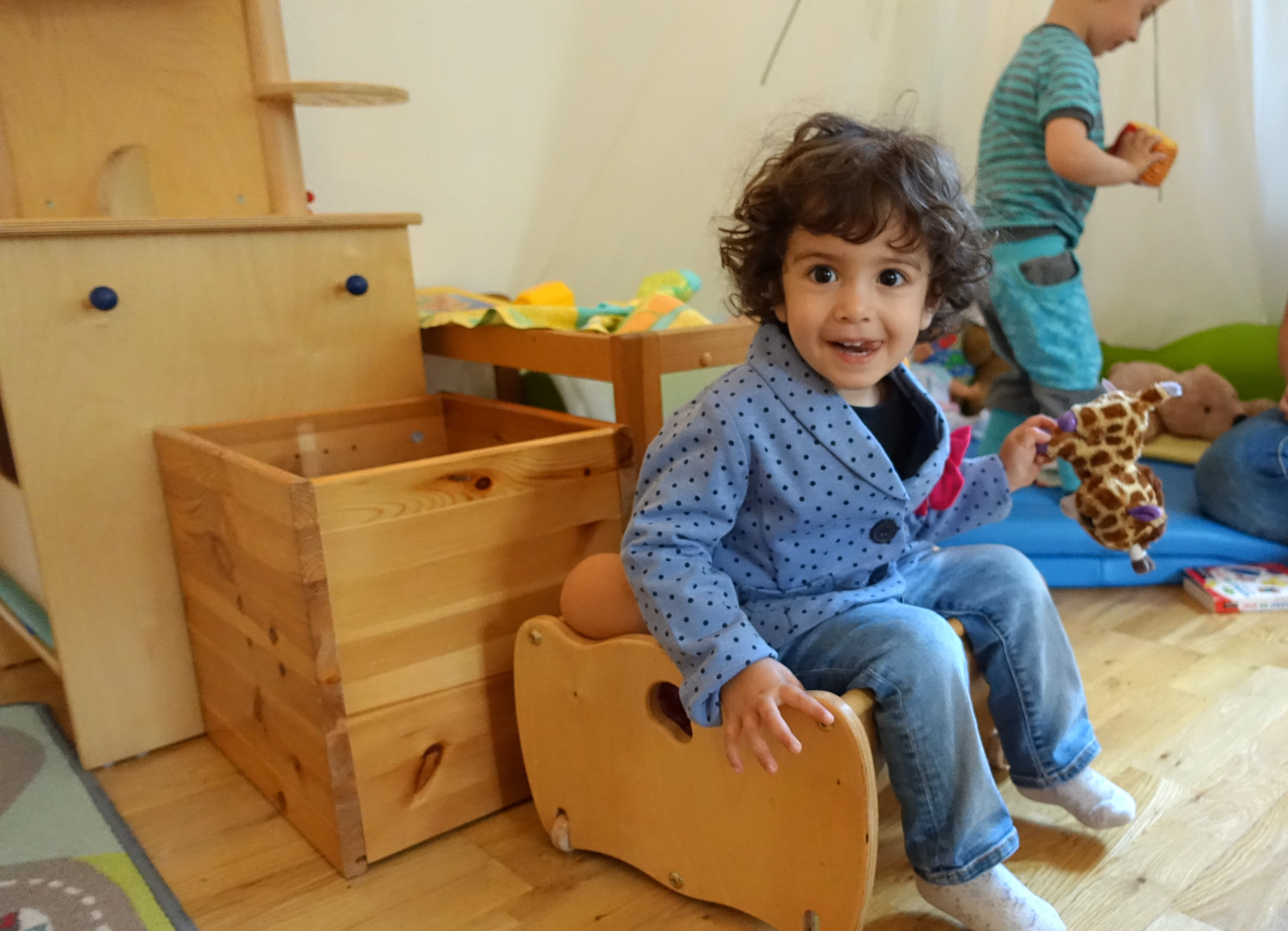 Das Projekt verbindet Deutschkurse mit einer kostenlosen Betreuungsmöglichkeit für Kinder im Alter zwischen einem und vier Jahren.