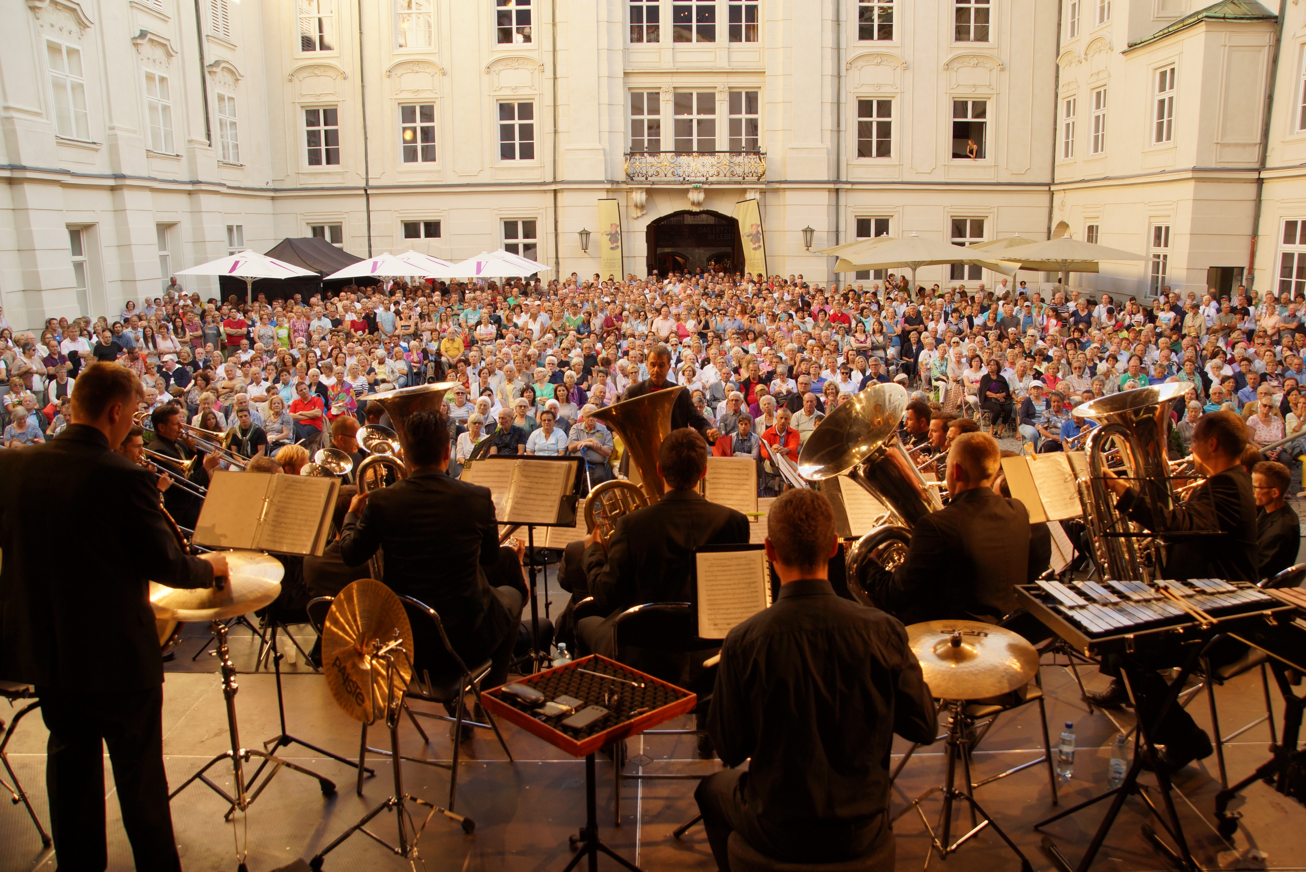 Im Juli fanden die Serenaden der Innsbrucker Promenadenkonzerte im Innenhof der Hofburg statt.