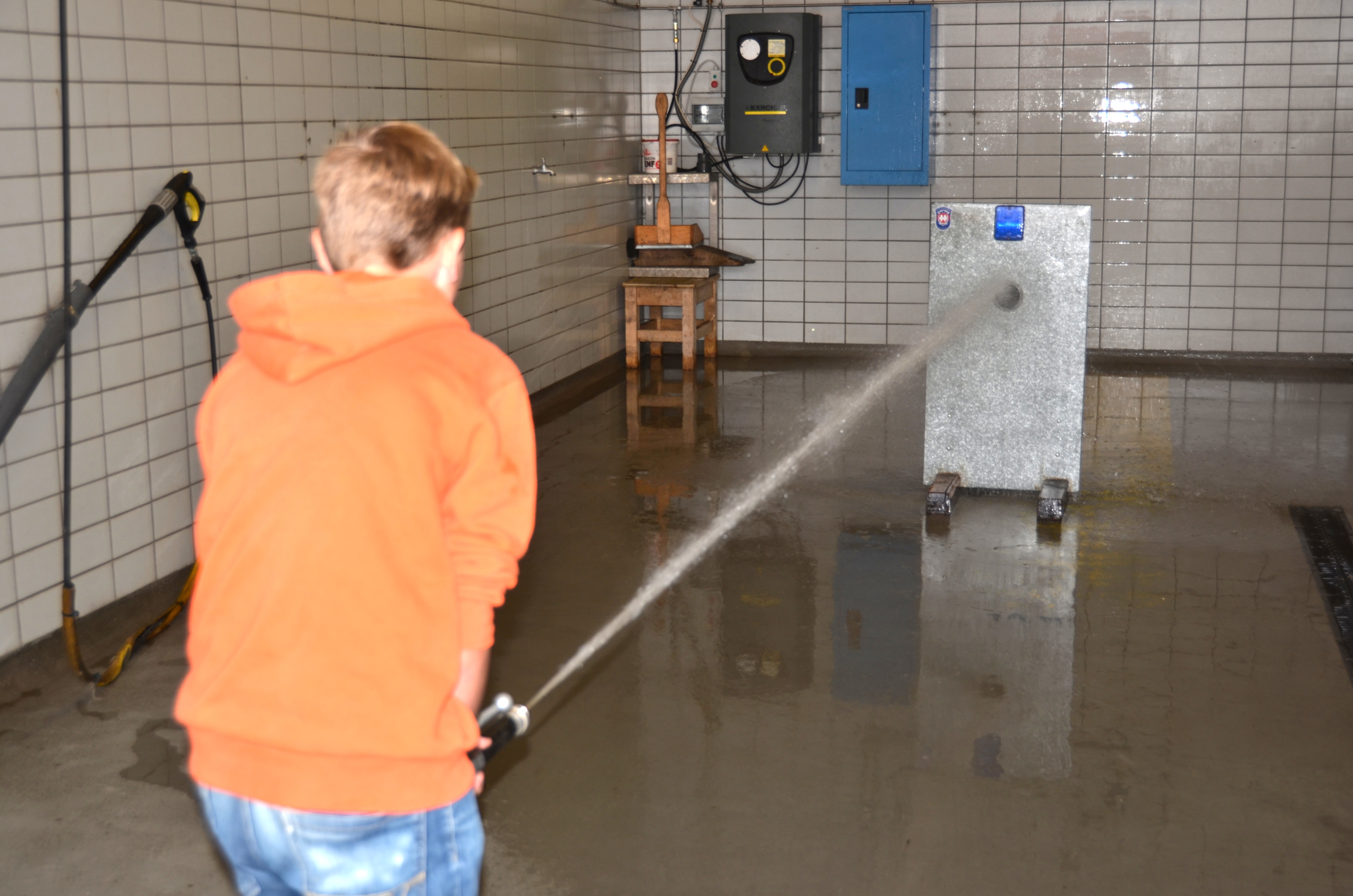 ORF Radio Tirol Sommerfrische zu Gast bei der Berufsfeuerwehr Innsbruck: Groß und Klein hatten sichtlich Spaß beim "Blaulichttag"