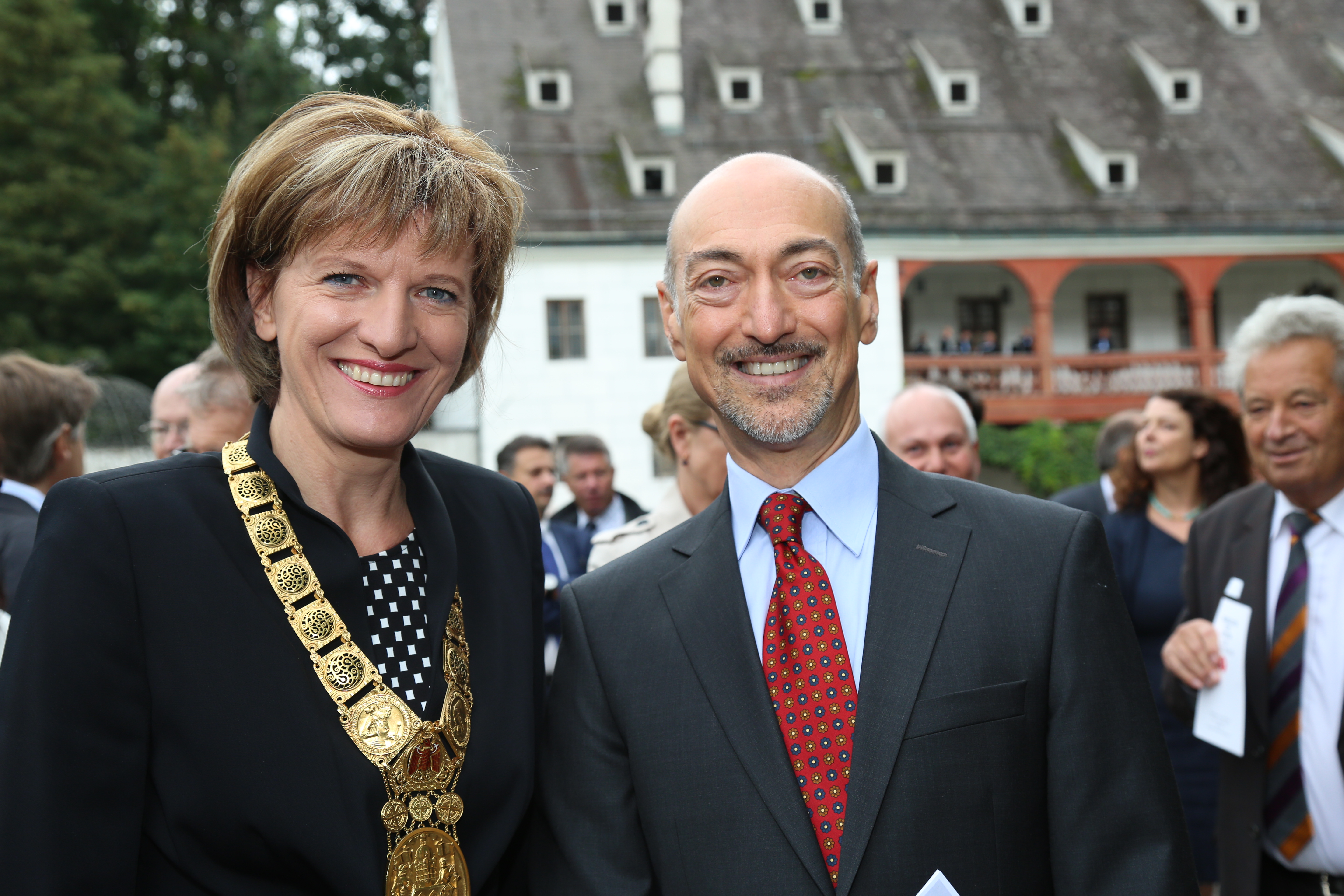 Am 12. August wurden die Innsbrucker Festwochen der Alten Musik feierlich eröffnet. Am Bild: Mag. Wolfgang Sobotka (Bundesminister für Inneres), Landeshauptmann Günther Platter, Bundespräsident a.D. Dr. Heinz Fischer mit Gattin Margit, Alessandro De Marchi (Künstlerischer Leiter der Innsbrucker Festwochen), Innsbrucks Bürgermeisterin Mag.a Christine Oppitz-Plörer.