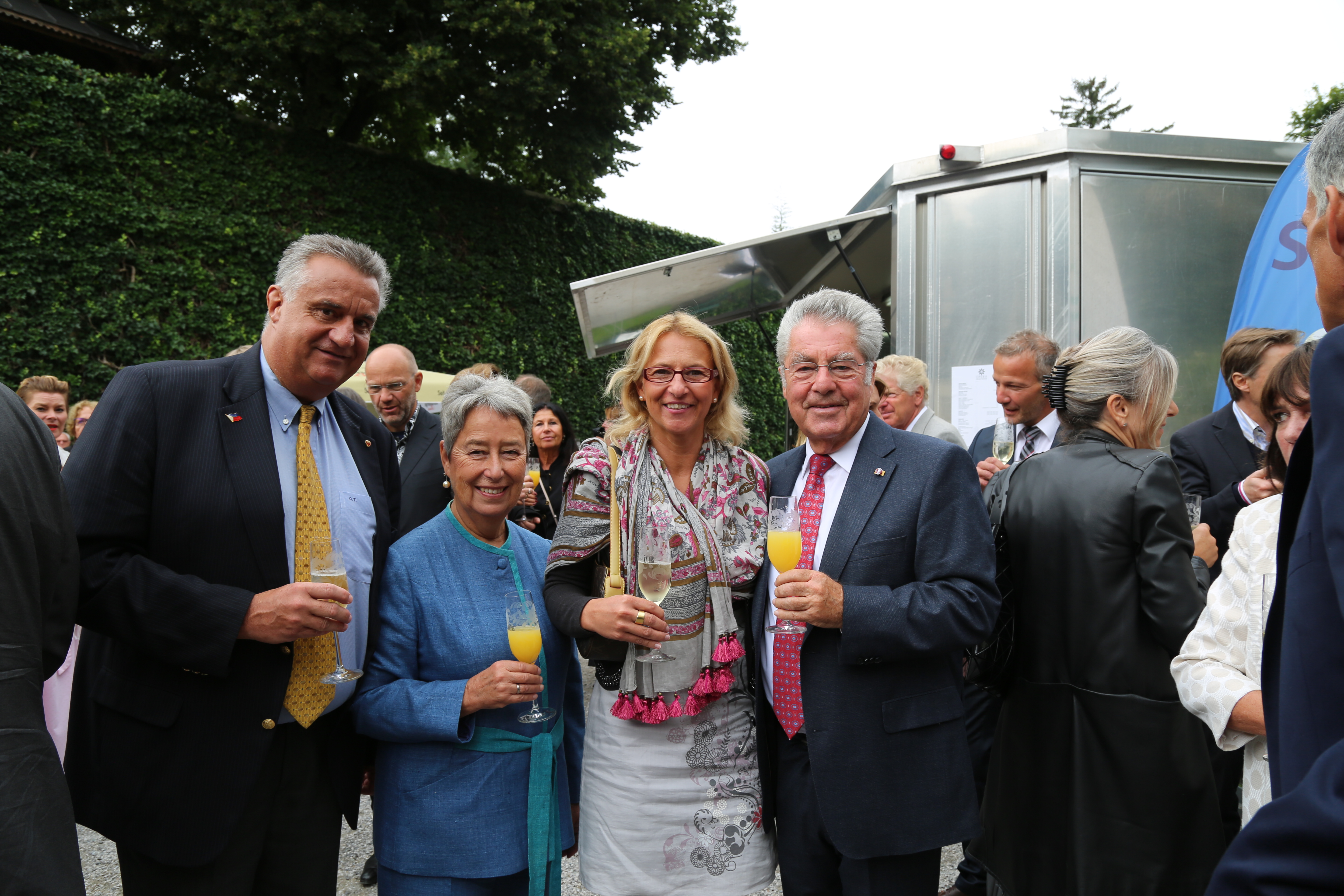 Am 12. August wurden die Innsbrucker Festwochen der Alten Musik feierlich eröffnet. Am Bild: Mag. Wolfgang Sobotka (Bundesminister für Inneres), Landeshauptmann Günther Platter, Bundespräsident a.D. Dr. Heinz Fischer mit Gattin Margit, Alessandro De Marchi (Künstlerischer Leiter der Innsbrucker Festwochen), Innsbrucks Bürgermeisterin Mag.a Christine Oppitz-Plörer.