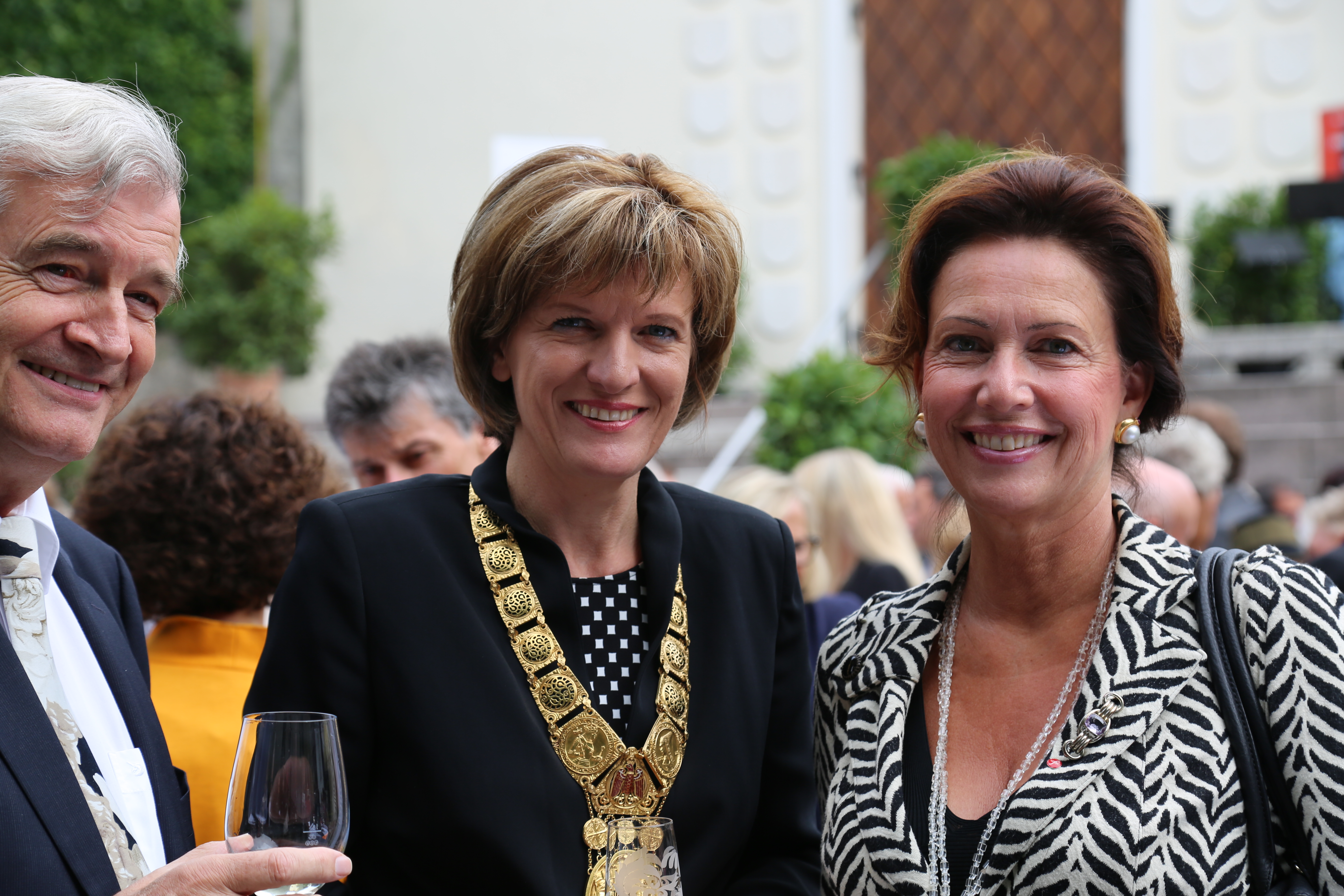 Am 12. August wurden die Innsbrucker Festwochen der Alten Musik feierlich eröffnet. Am Bild: Mag. Wolfgang Sobotka (Bundesminister für Inneres), Landeshauptmann Günther Platter, Bundespräsident a.D. Dr. Heinz Fischer mit Gattin Margit, Alessandro De Marchi (Künstlerischer Leiter der Innsbrucker Festwochen), Innsbrucks Bürgermeisterin Mag.a Christine Oppitz-Plörer.