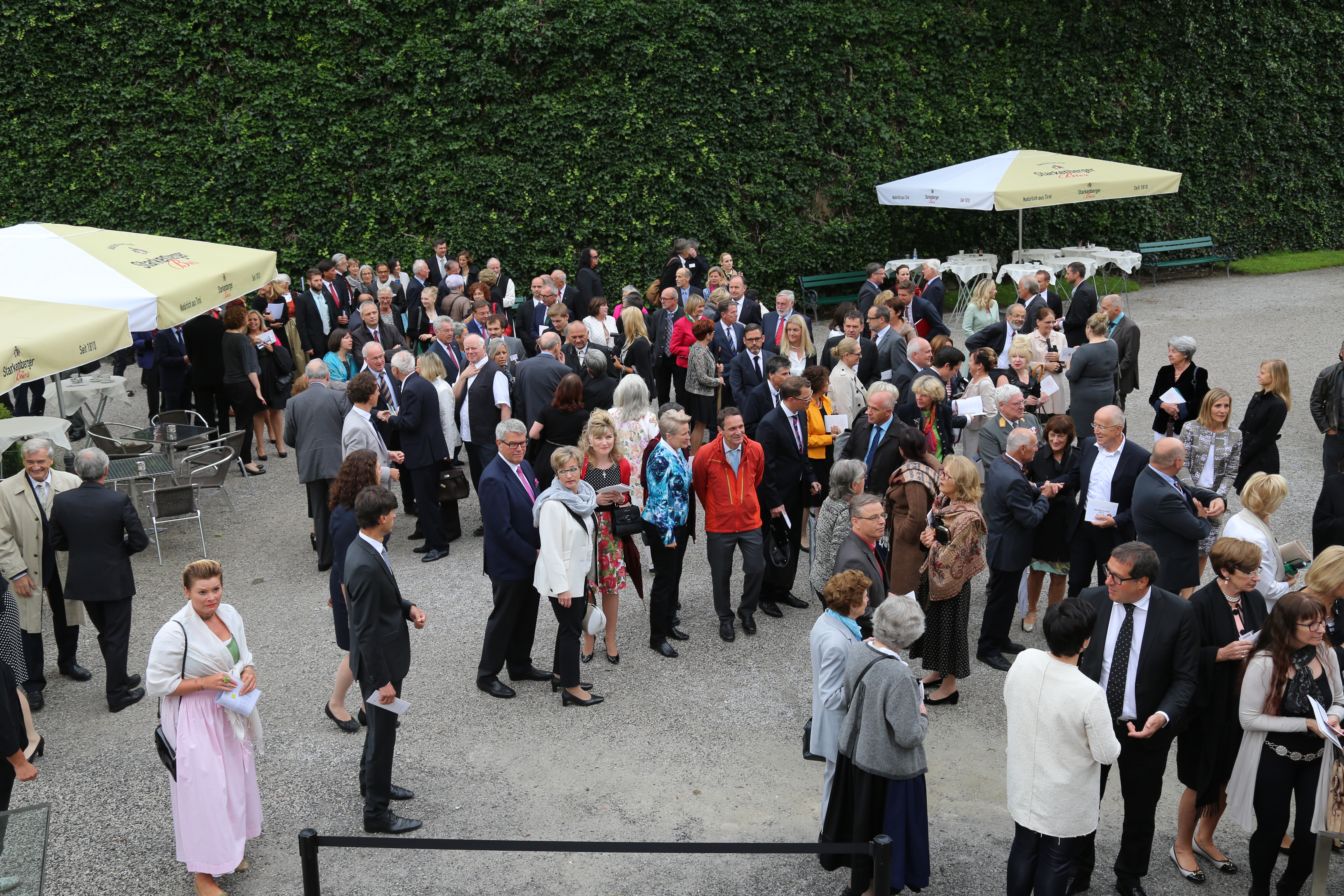 Am 12. August wurden die Innsbrucker Festwochen der Alten Musik feierlich eröffnet. Am Bild: Mag. Wolfgang Sobotka (Bundesminister für Inneres), Landeshauptmann Günther Platter, Bundespräsident a.D. Dr. Heinz Fischer mit Gattin Margit, Alessandro De Marchi (Künstlerischer Leiter der Innsbrucker Festwochen), Innsbrucks Bürgermeisterin Mag.a Christine Oppitz-Plörer.