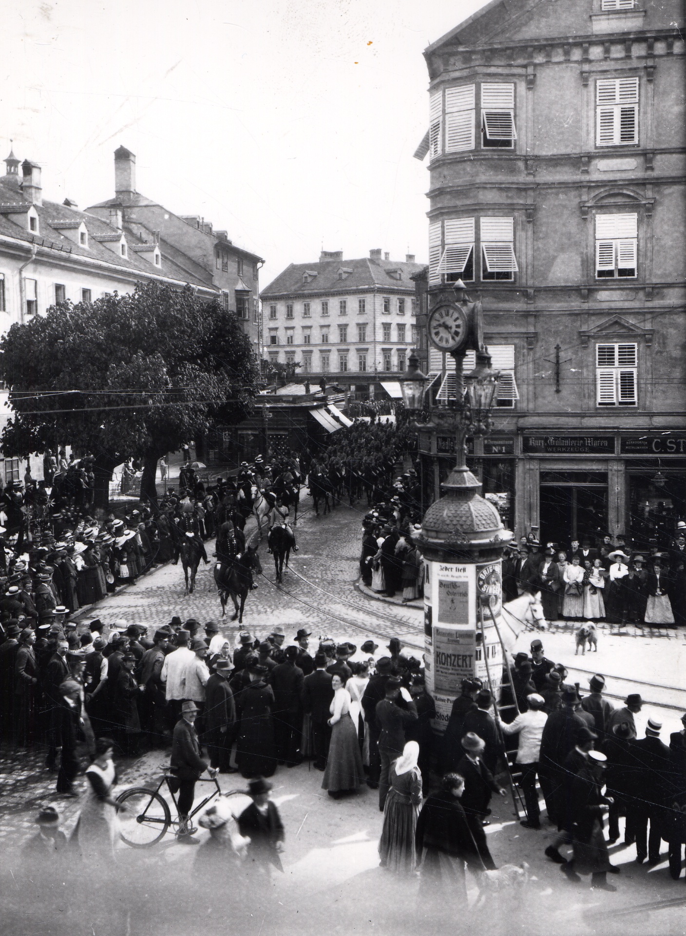 Blick vom Burggraben zum Stockereck (Maria-Theresien-Straße 1)