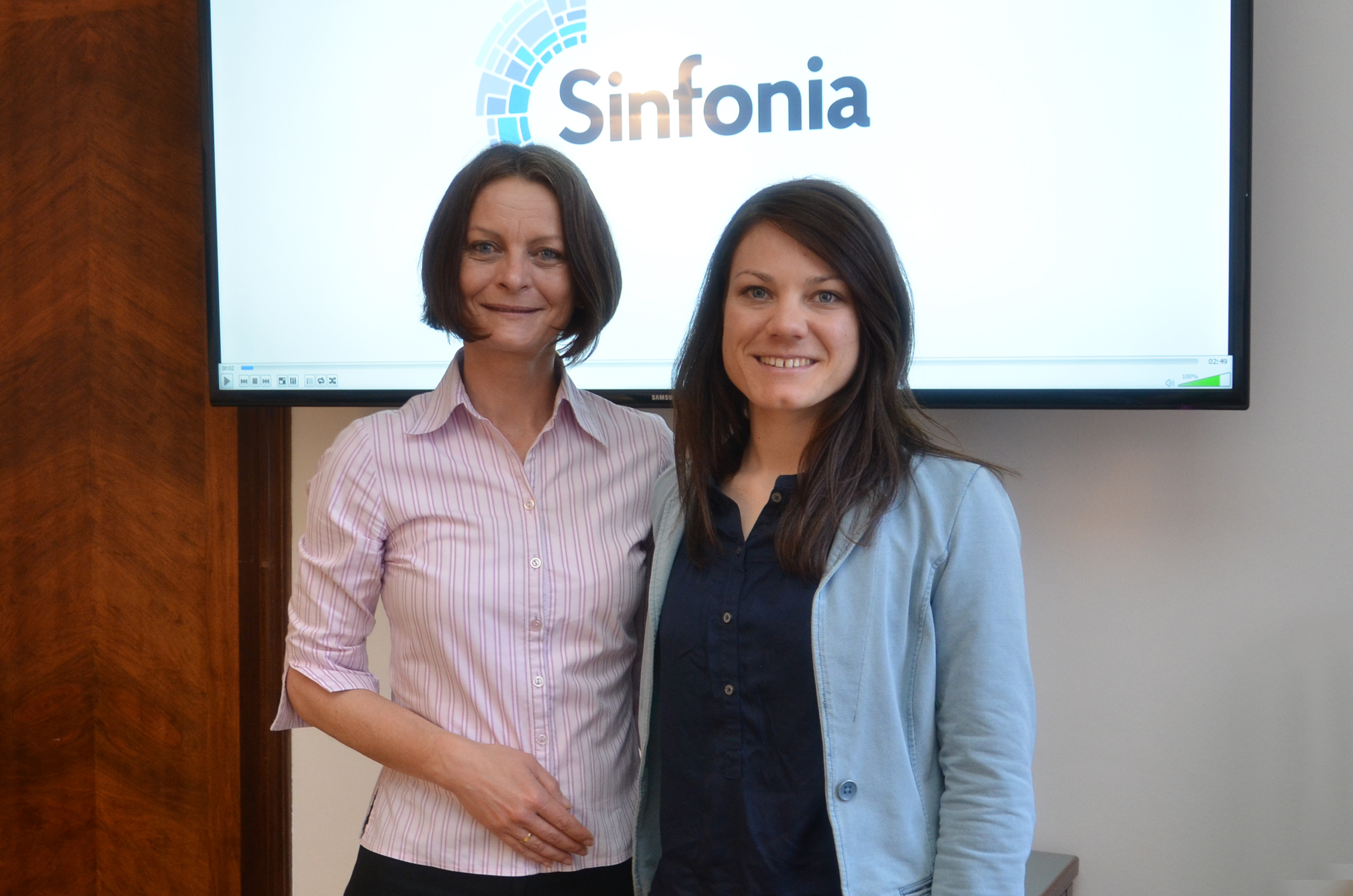 BU: Vizebürgermeisterin Sonja Pitscheider und Projektleiterin Petra Mautner (Referat Verkehrsplanung, Klimaschutzstrategien) präsentierten zur Halbzeit das EU-Projekt SINFONIA.