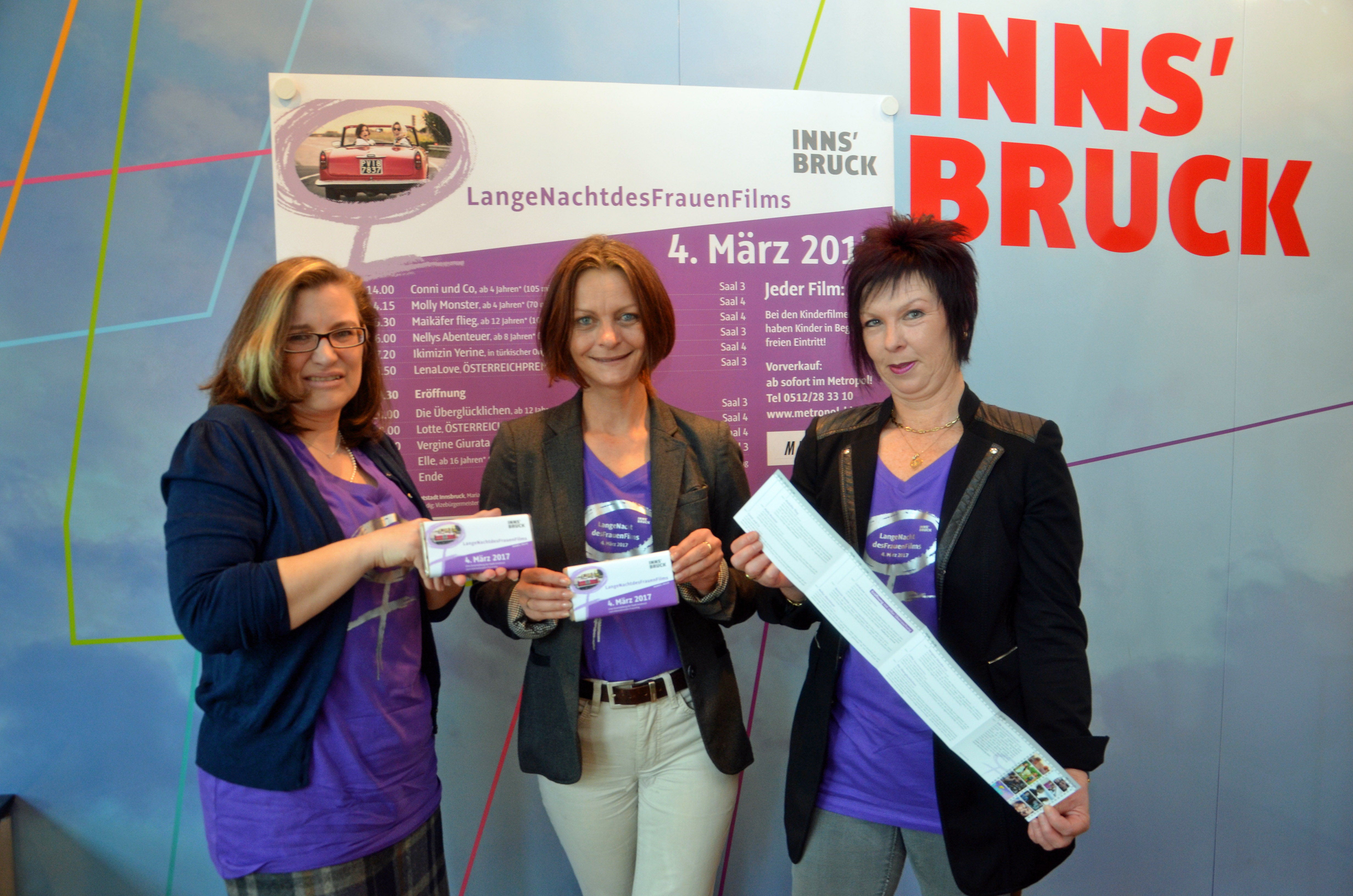 Präsentierten das Programm der „LangenNachtdesFrauenFilms“ (v. l.): Patrizia Hueber (Metropol Kino Innsbruck), Vizebürgermeisterin Sonja Pitscheider und Referatsleiterin Uschi Klee (Frauen, Familien und SeniorInnen)