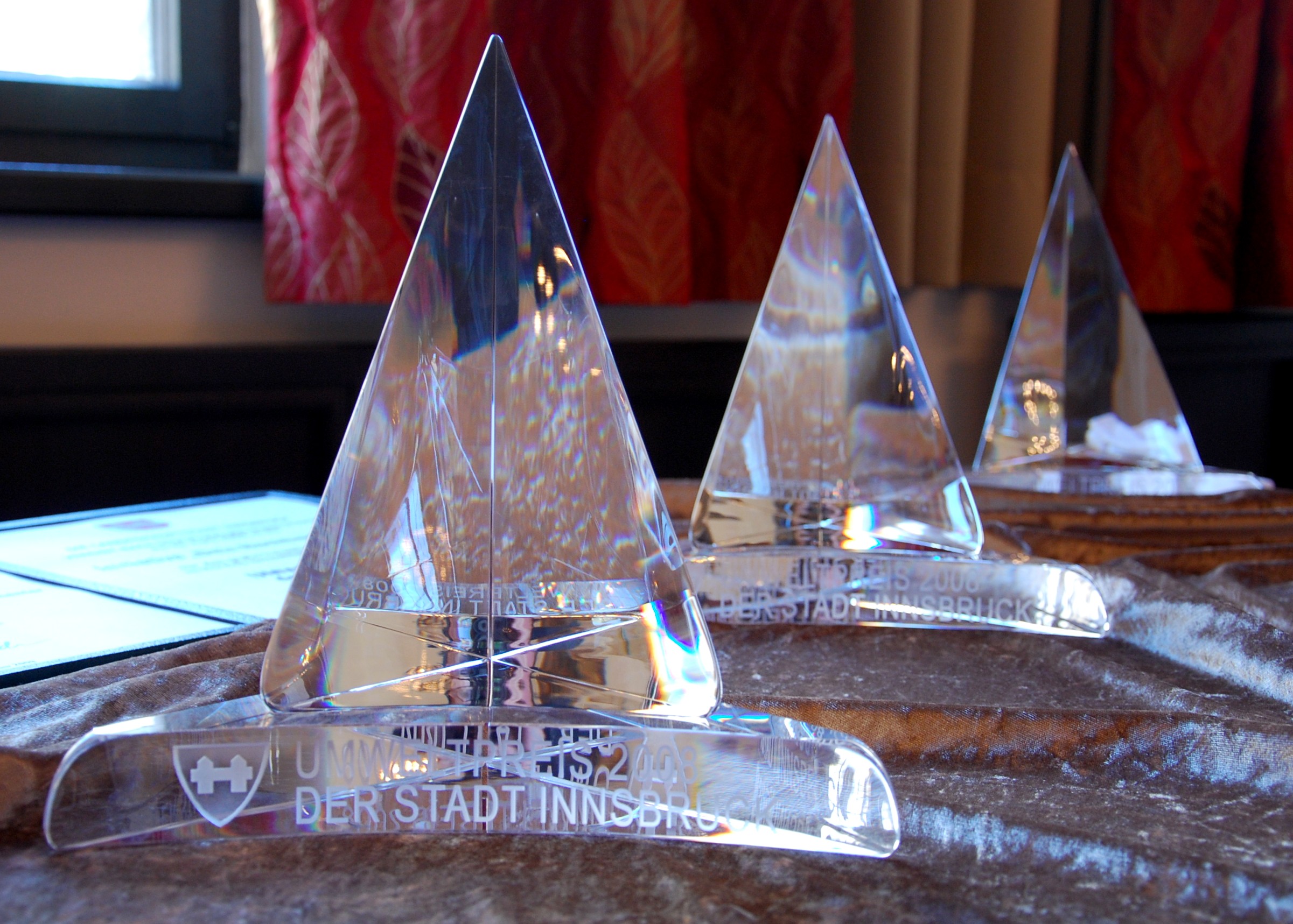 Innovative Ideen, die die Umwelt und Lebensqualität nachhaltig verbessern, werden alle zwei Jahre mit dem Umweltpreis der Landeshauptstadt Innsbruck ausgezeichnet. Auch dieser fällt in den Aufgabenbereich des Referates für Verkehrs- und Umweltmanagement.