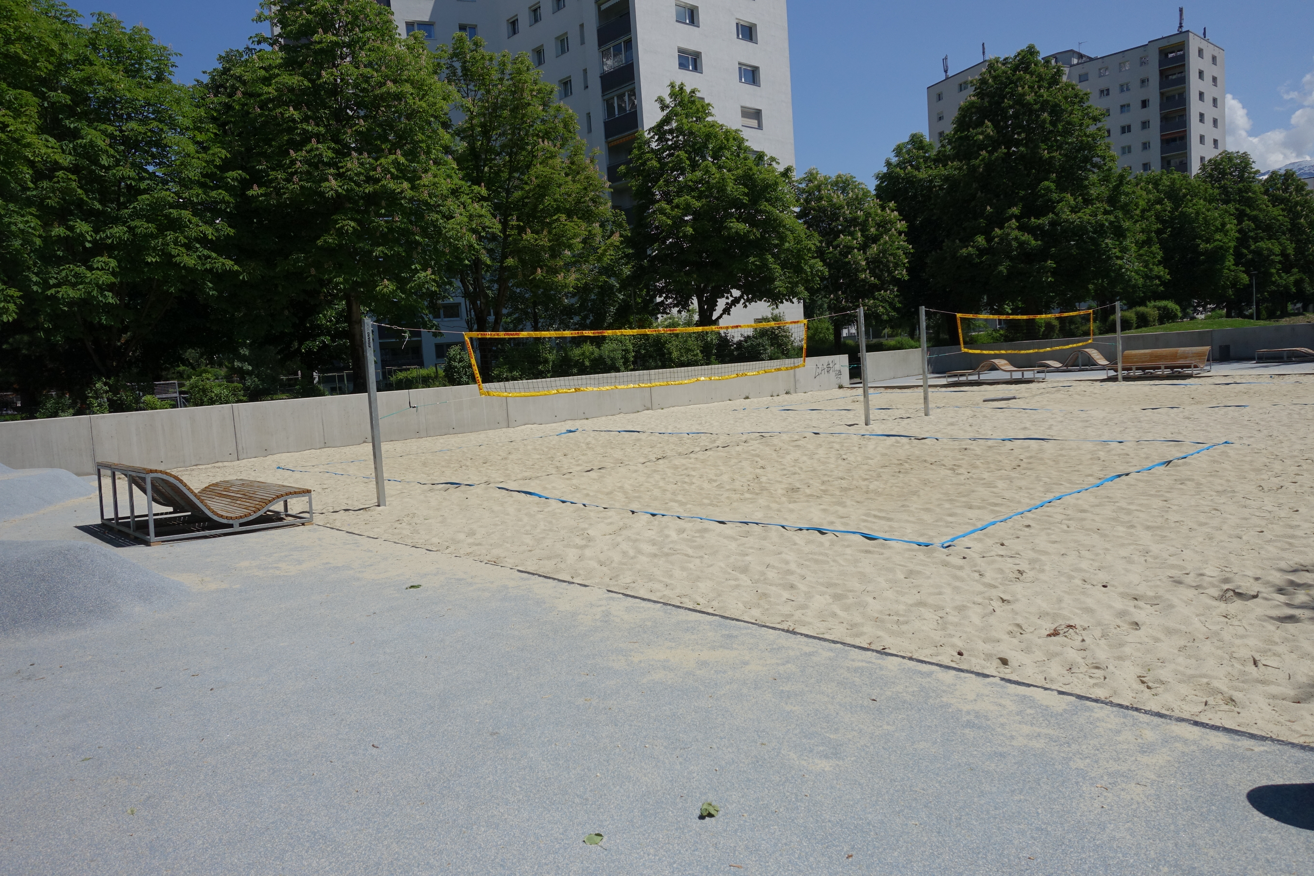 Insgesamt sechs Beachvolleyball-Plätze (hier im Olympischen Dorf) stehen künftig den sportbegeisterten InnsbruckerInnen zur Verfügung.