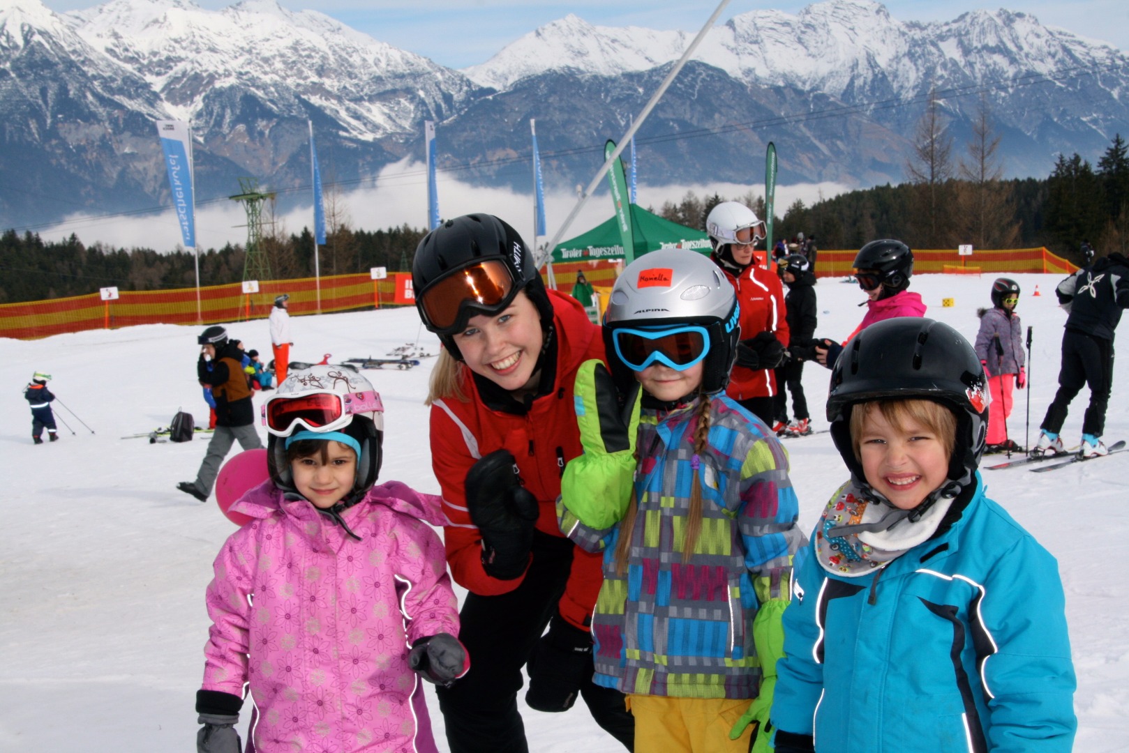 Der Wintersporttag am Patscherkofel bringt nicht nur Kinderaugen zum Leuchten: Das Programm sorgt für Winterspaß bei Klein und Groß.
