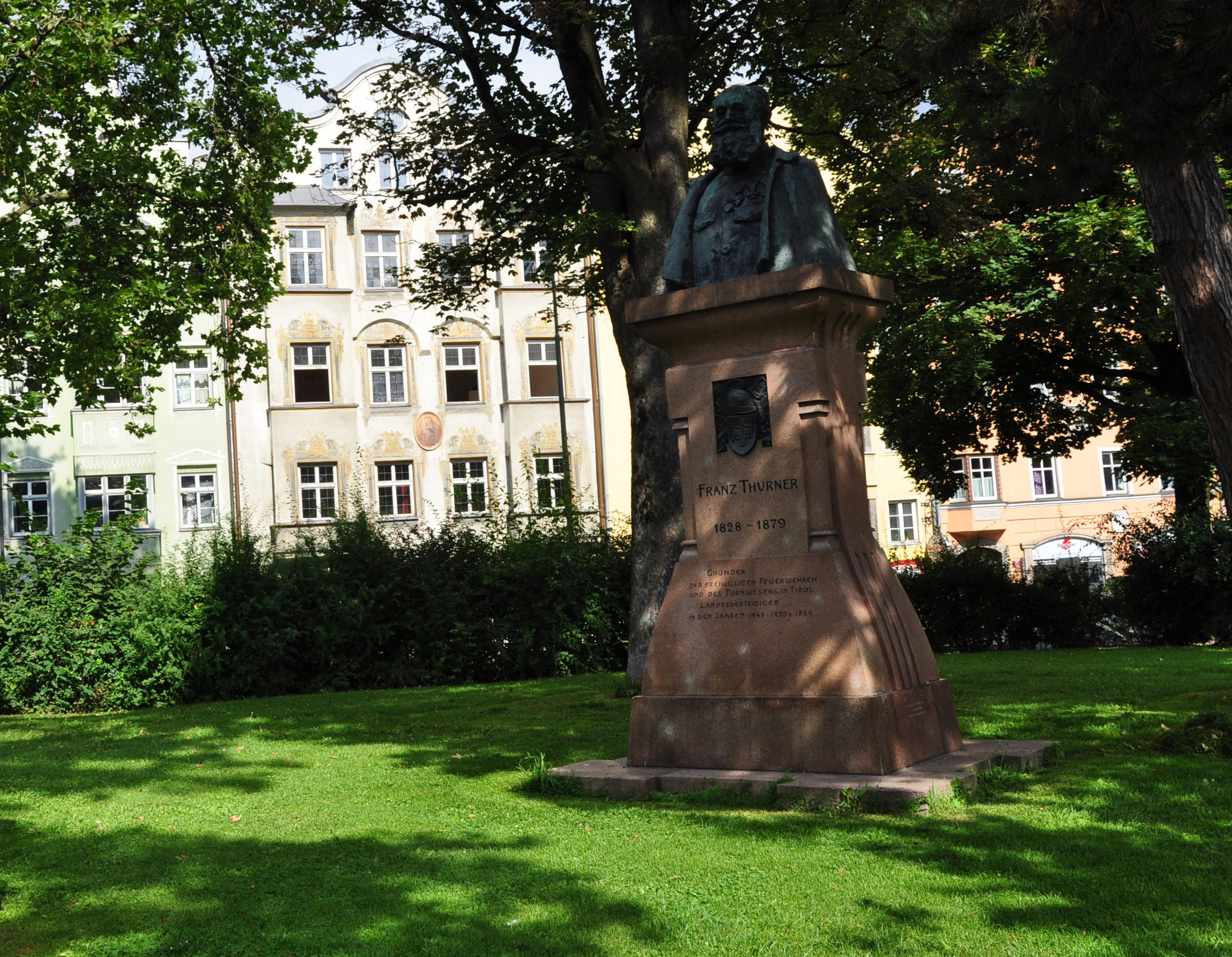 Der Waltherpark wird, wie zahlreiche weitere Grünanlagen, vom städtischen Amt für Grünanlagen betreut.