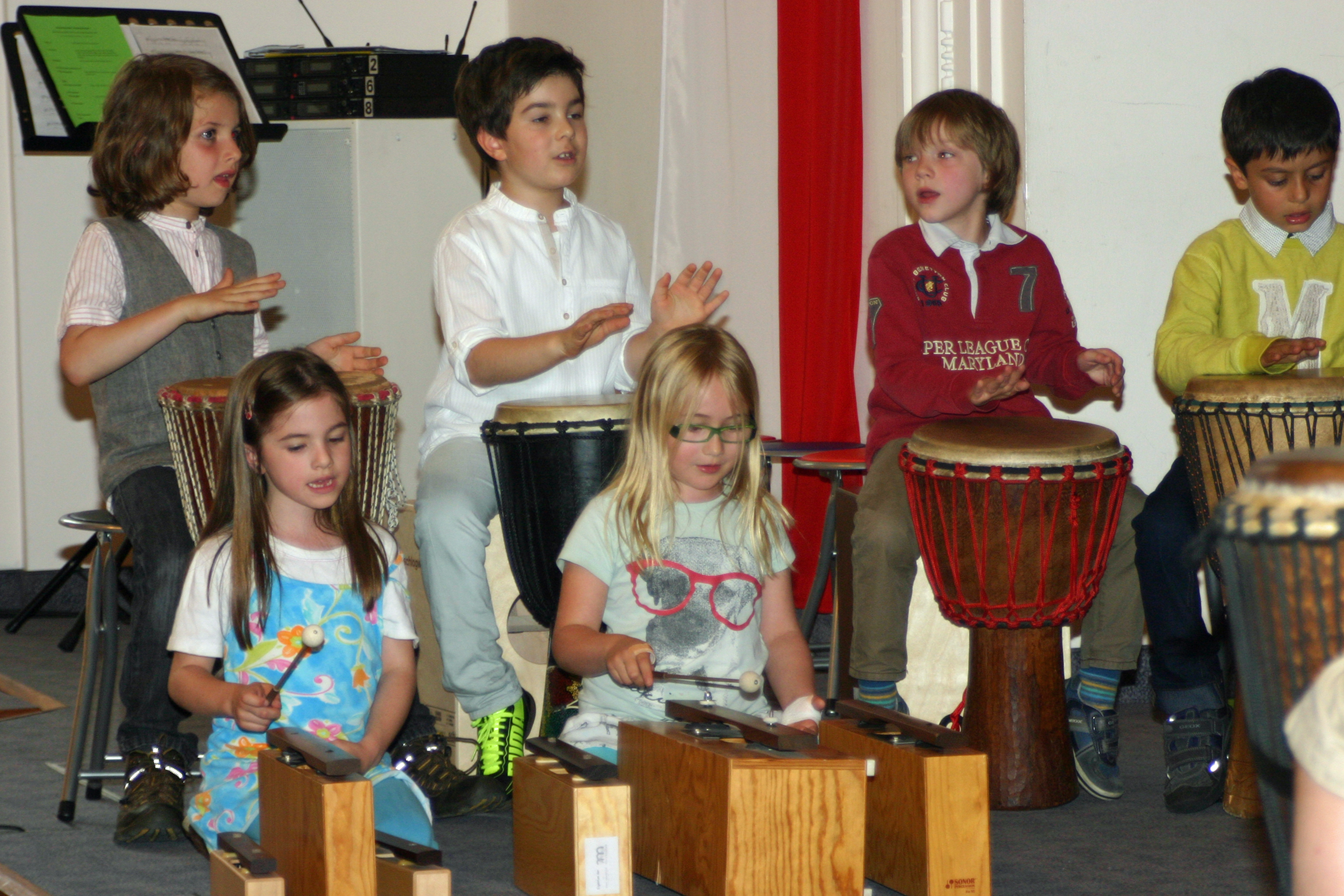 „Früh übt sich…“: Mit der Musikalischen Früherziehung und der Musikwerkstatt bekommen Kinder ganz spielerisch Lust auf mehr Musik.
