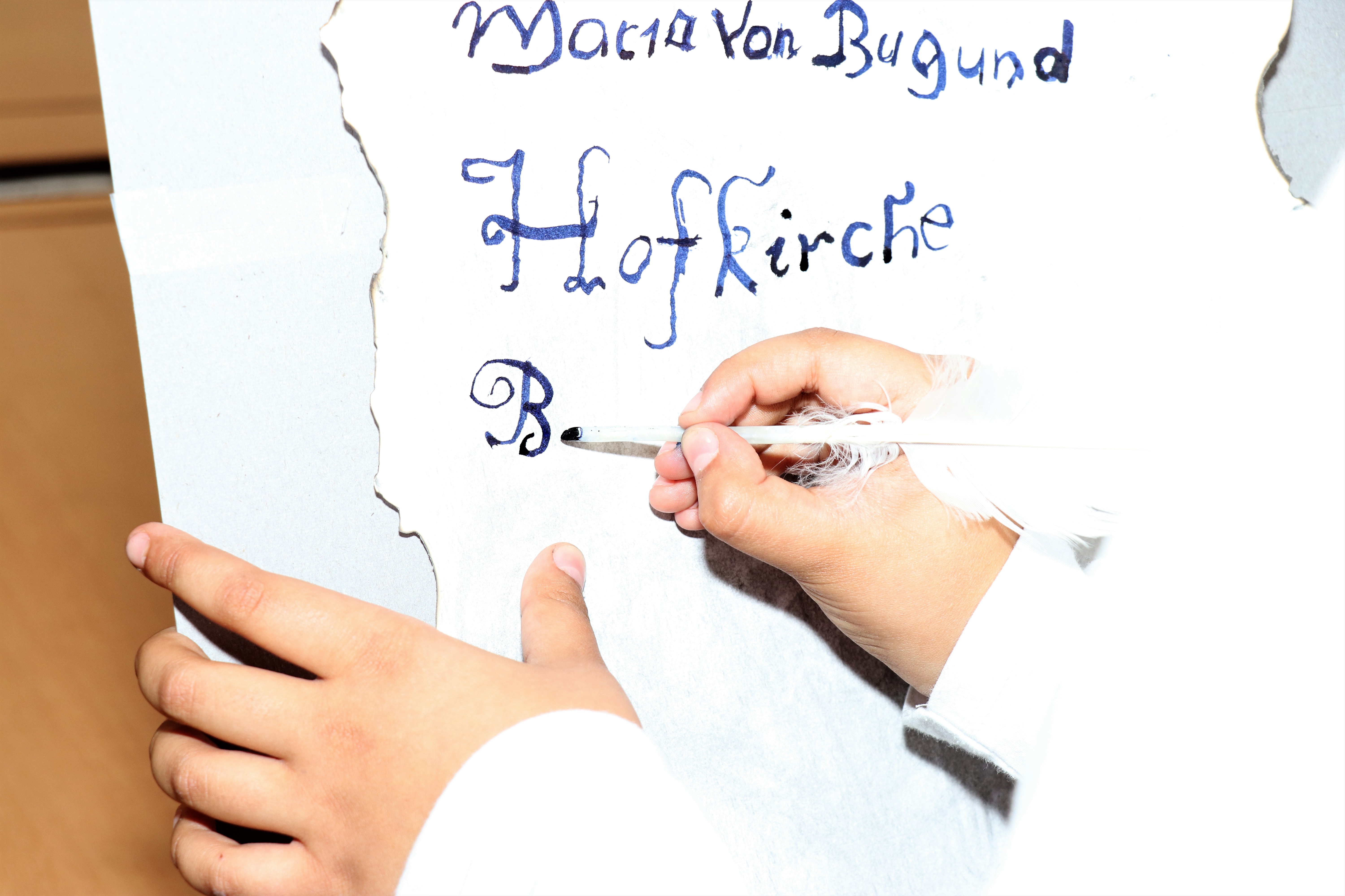 Schriftkunst - das Ergebnis überzeugt und bezeugt die harte Arbeit , die hinter künstlerischem Schaffen steht.