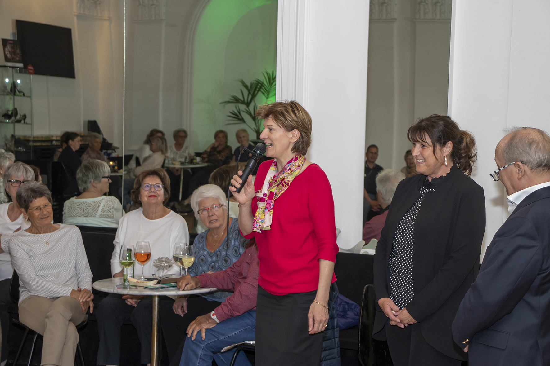 Vizebürgermeisterin Christine Oppitz-Plörer freute sich über die rege Teilnahme und bedankte sich bei Organisator Ferry Polai und Christine Kurz (ISD) für das Zustandekommen der Veranstaltung.